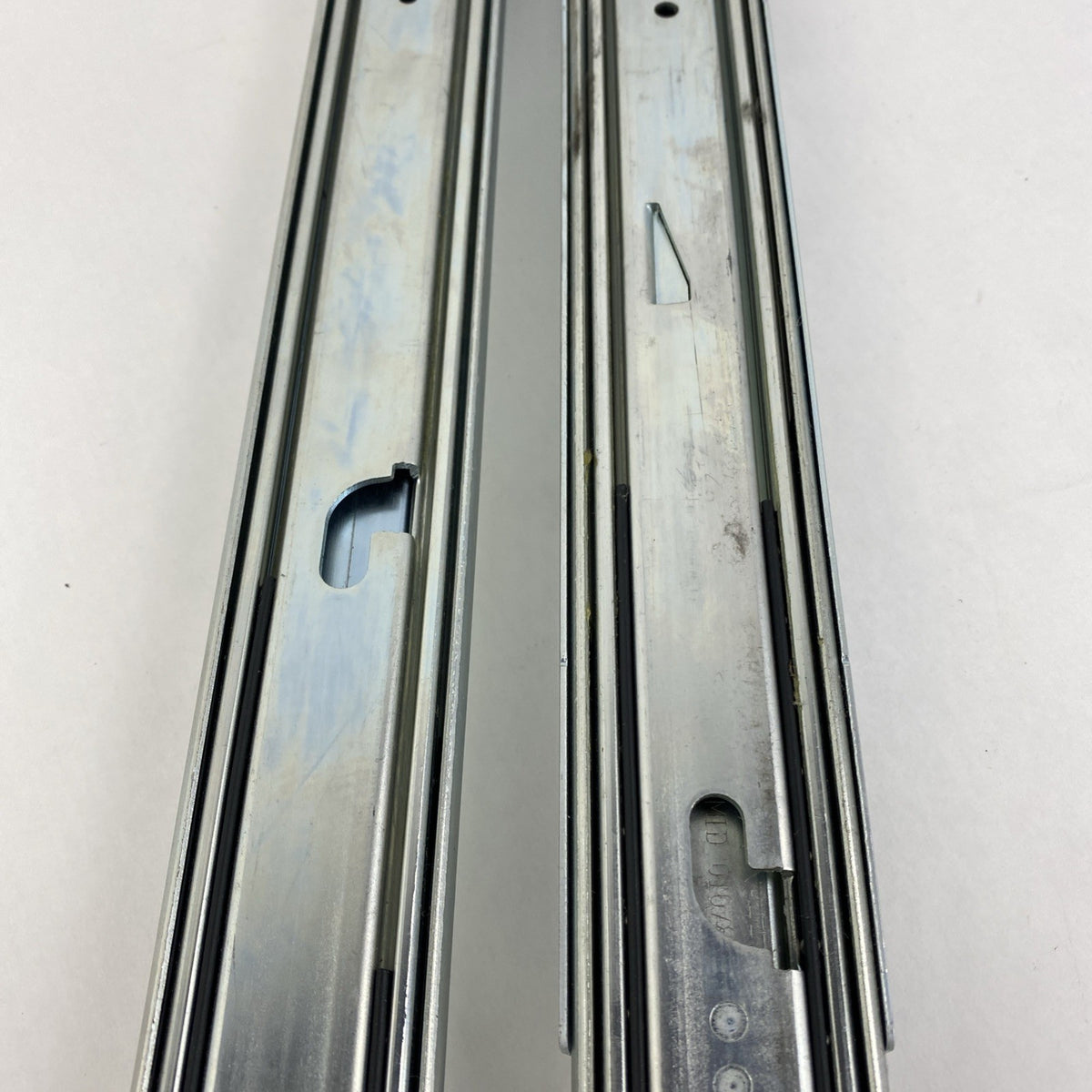 Dell N921J 31.5" Sliding Server Rails for 42U Server Rack13