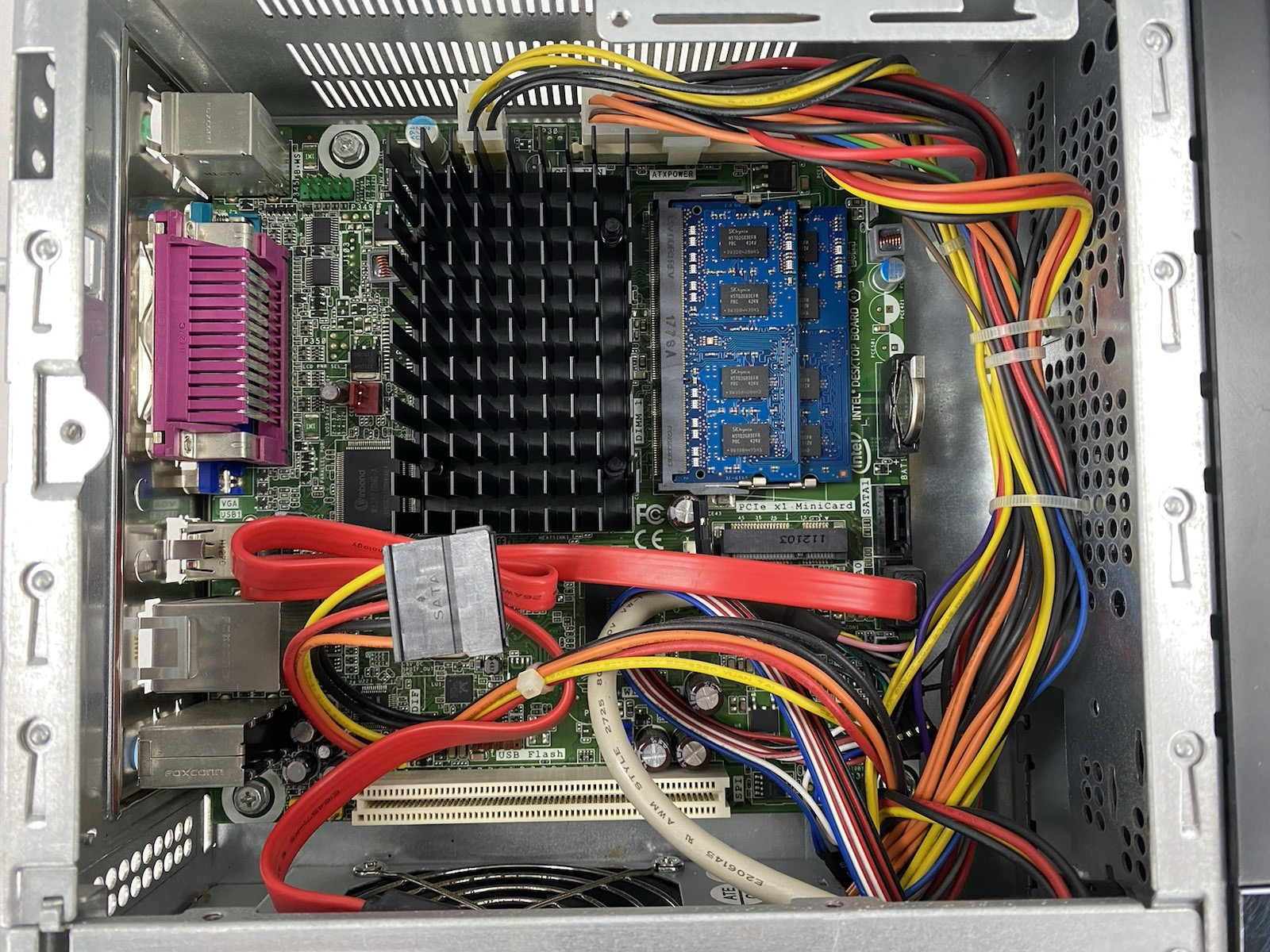 Intel D525MW Atom D525 1.80GHz 4GB RAM No HDD No OS