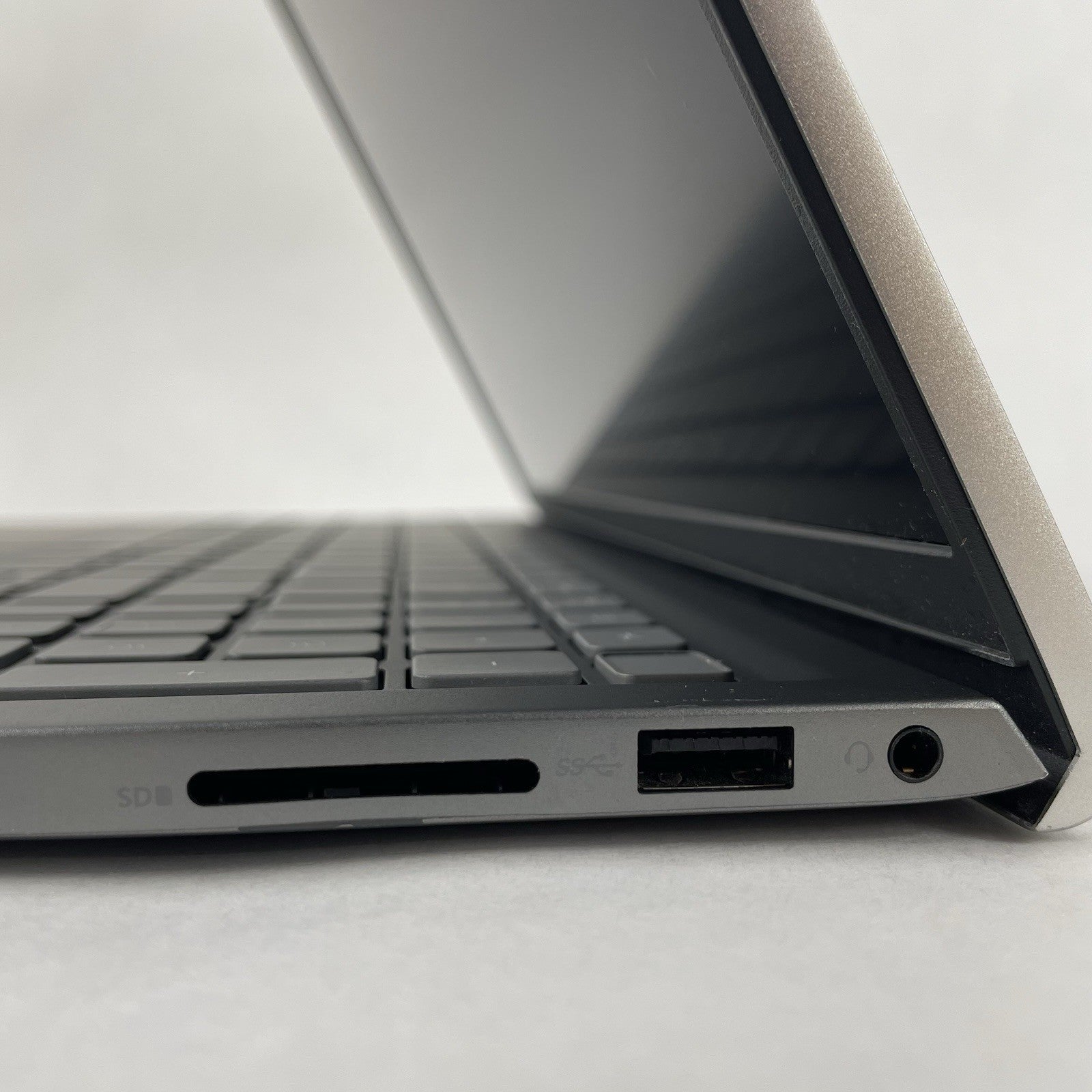 Dell Inspiron 15 5510 15.6" i5-11320H 3.20 GHz 8 GB RAM No SSD/OS/AC7