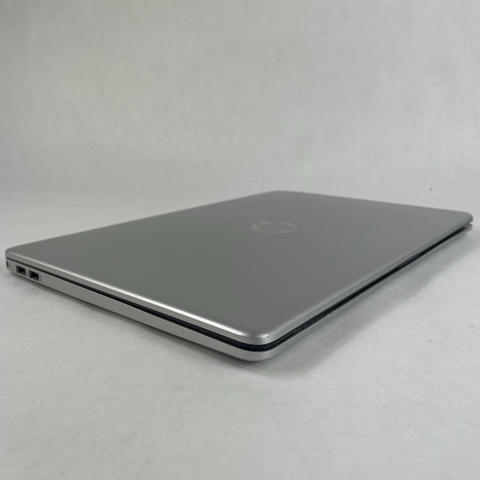 HP 15-dy1051WM 15.6" i5-1035G1 1.00 GHz 8 GB RAM No SSD/OS/AC - Bad Bottom12