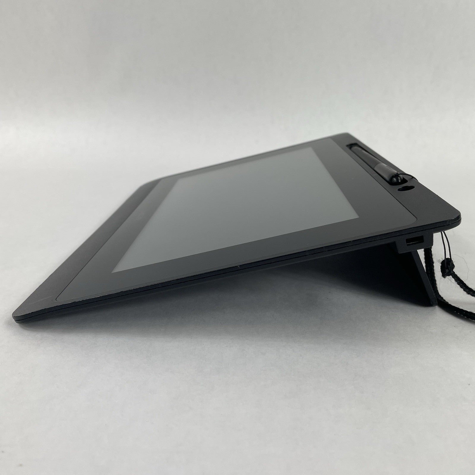 Wacom DTU-1141B 10.1" FHD Drawing Tablet - Scratched/No Power Cord & Cord Cover4