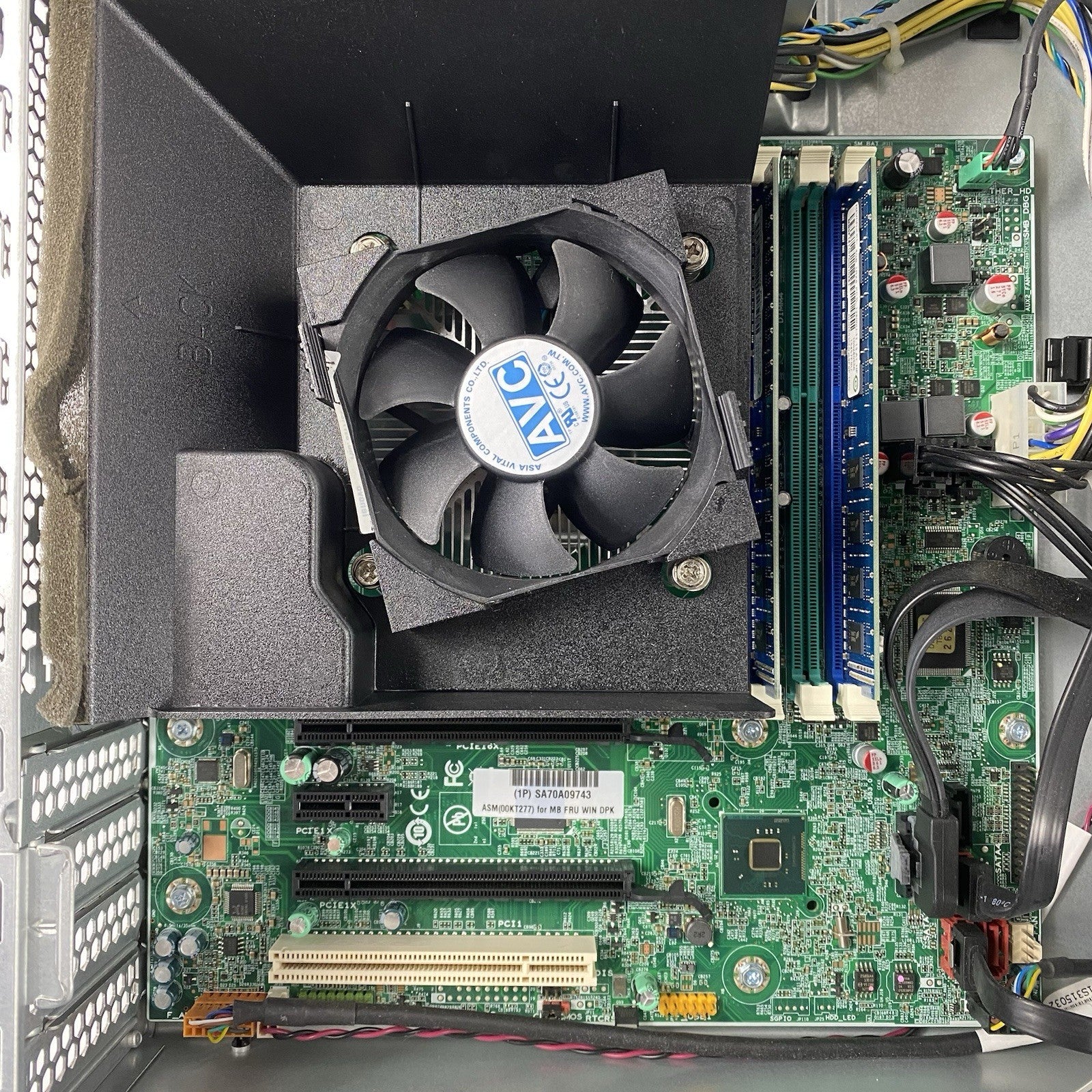 Lenovo ThinkCentre M93p SFF Intel Core i5-4570 3.2GHz 8GB RAM No HDD No OS