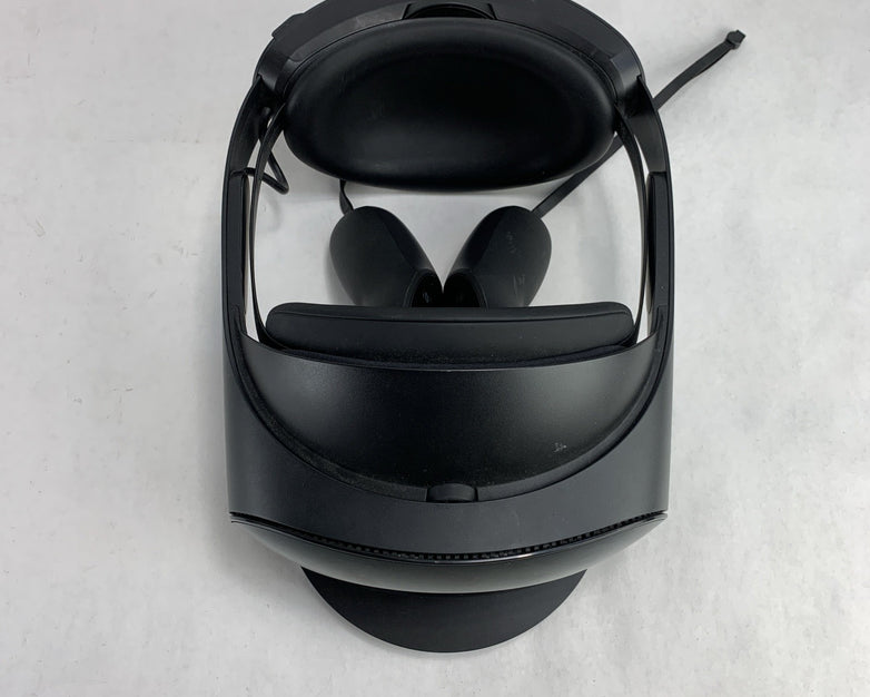 Meta Quest Pro VR Headset Bundle Dock and Controllers DK94EC - No AC Adapter