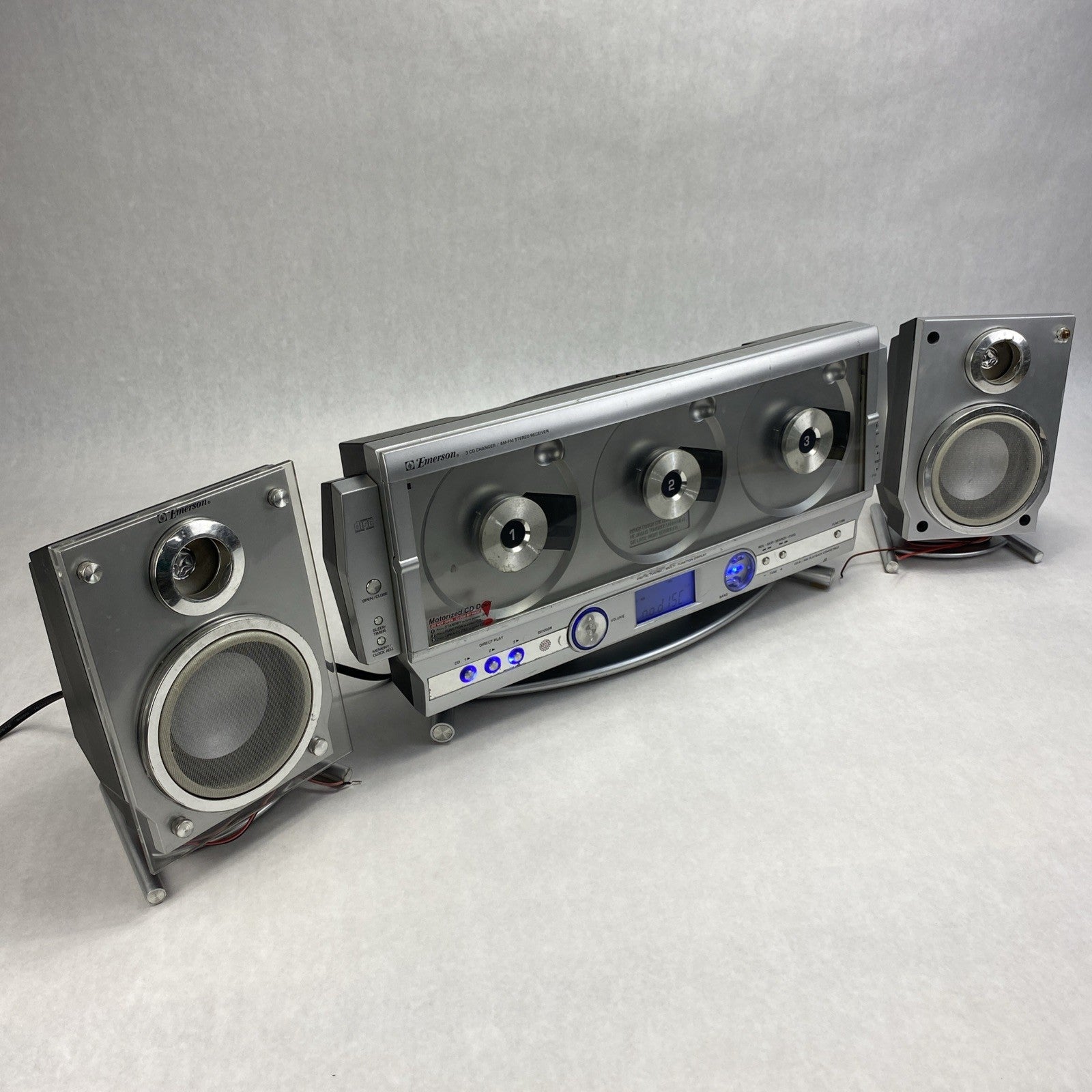 Emerson MS3108 3 CD Changer AM/FM Radio With Speakers - For Parts or Repair0