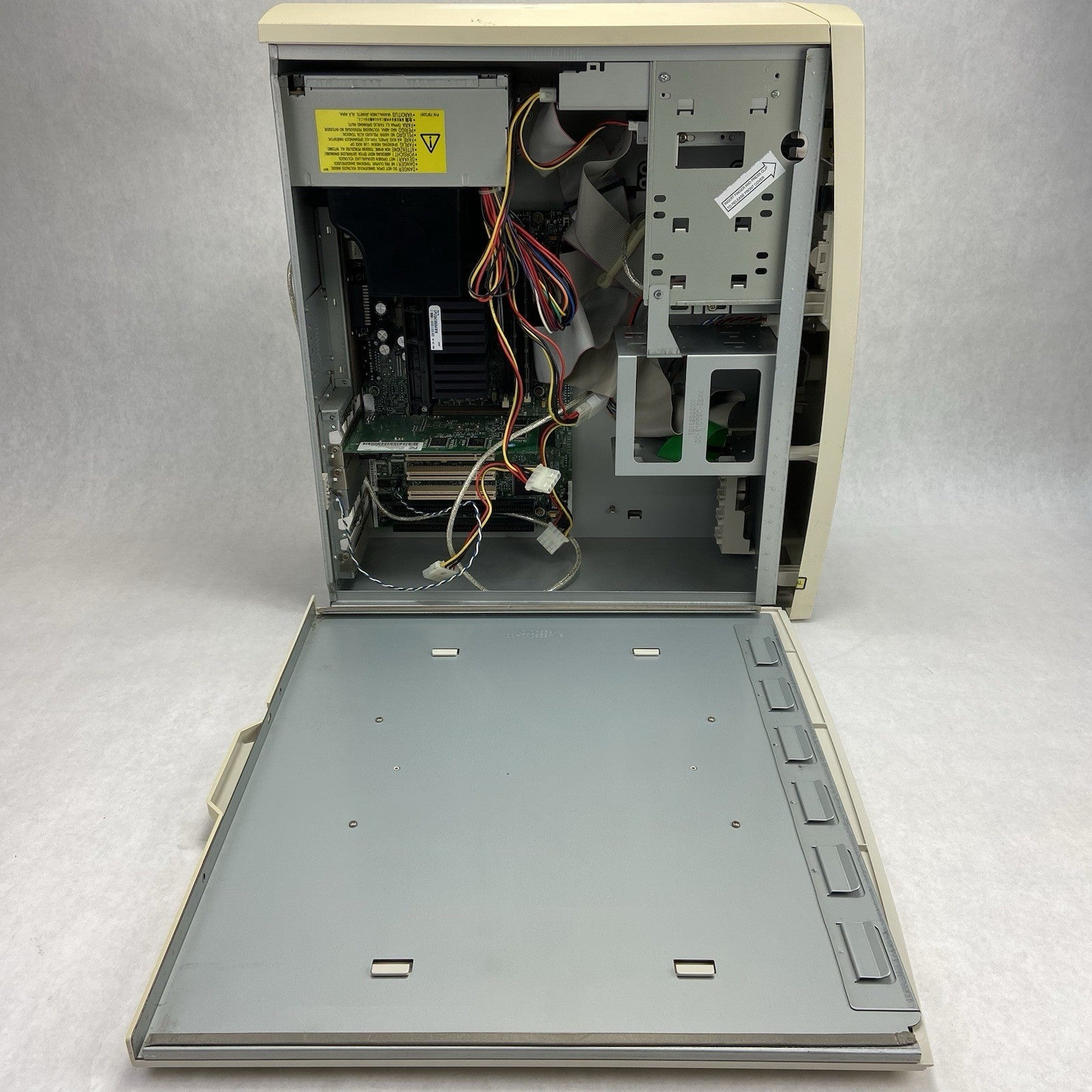 Gateway 2000 E3110 MT Intel Pentium II 266MHz 512MB RAM No HDD No OS GB00108