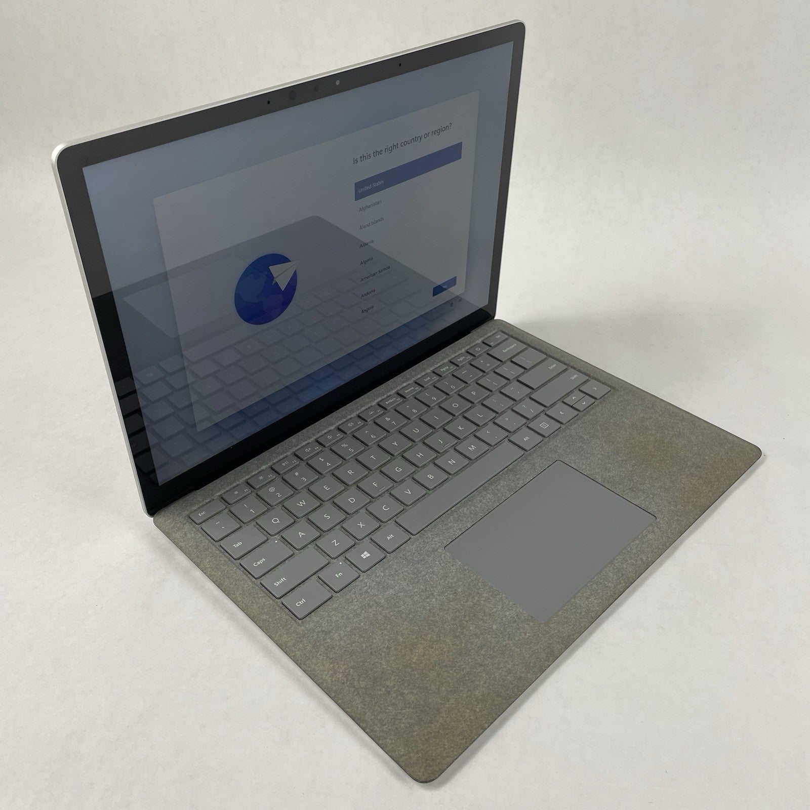 Microsoft Surface 13.3" i7-7660U 2.50 GHz 8 GB RAM 256GB SSD Win11 - READ0