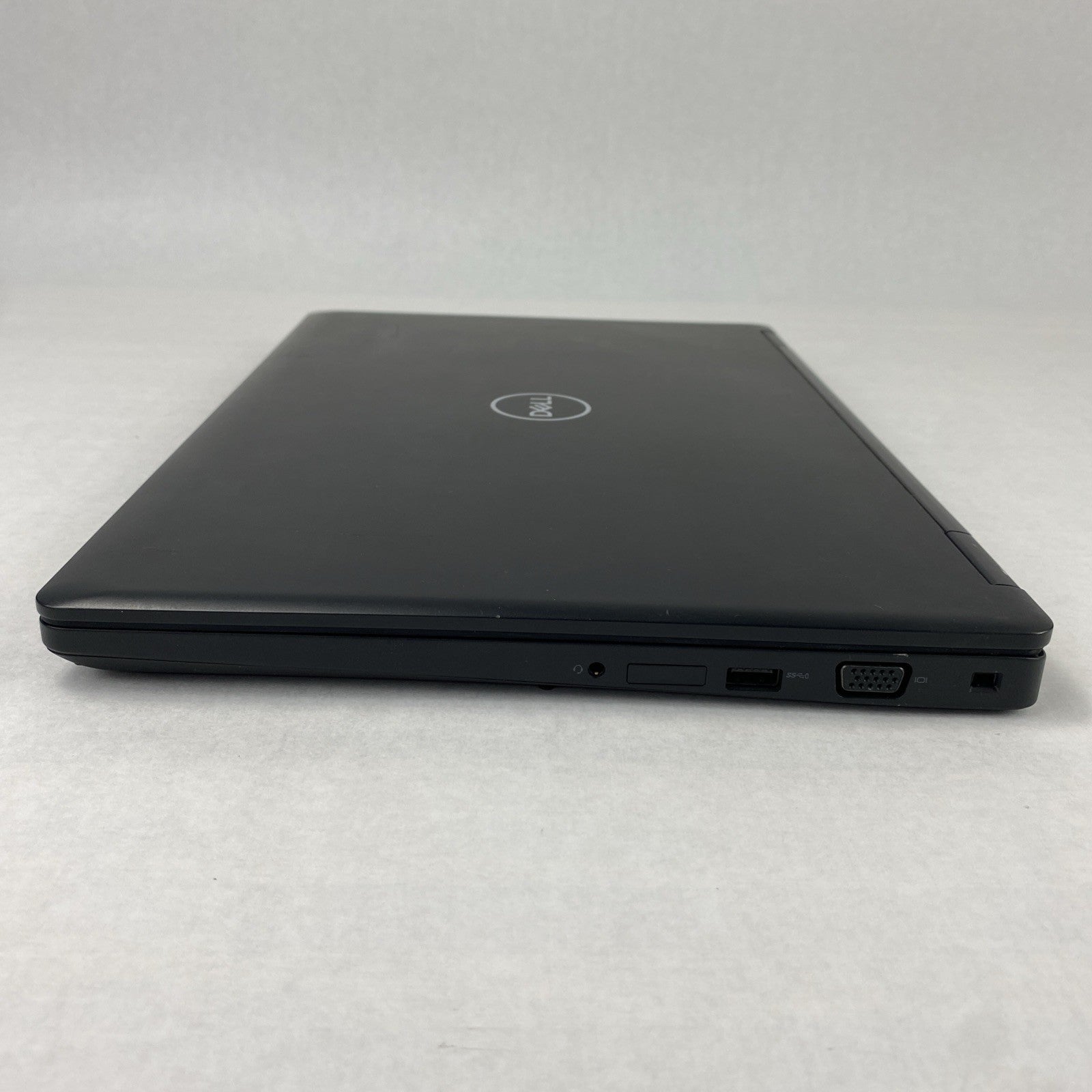 Dell Latitude 5590 Intel Core i5-7300U 2.60 GHz 8 GB RAM 15.6" No HDD No OS