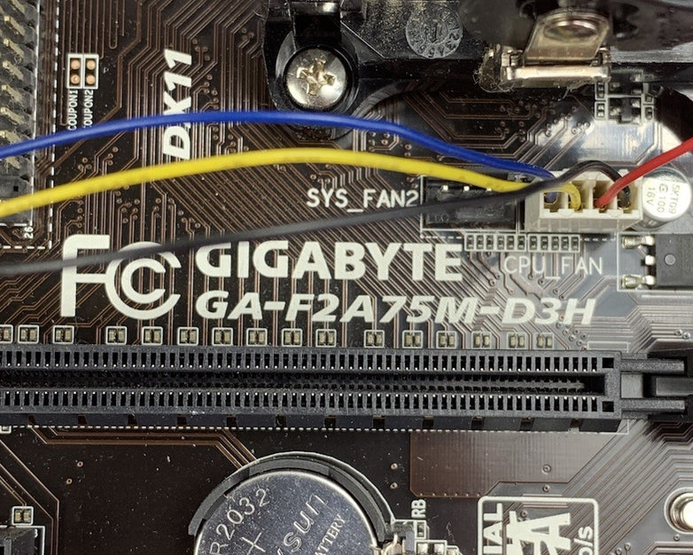 Gigabyte F2A75M-D3H Motherboard AMD A8-5600K 3.6GHz 4GB RAM w/ Shield