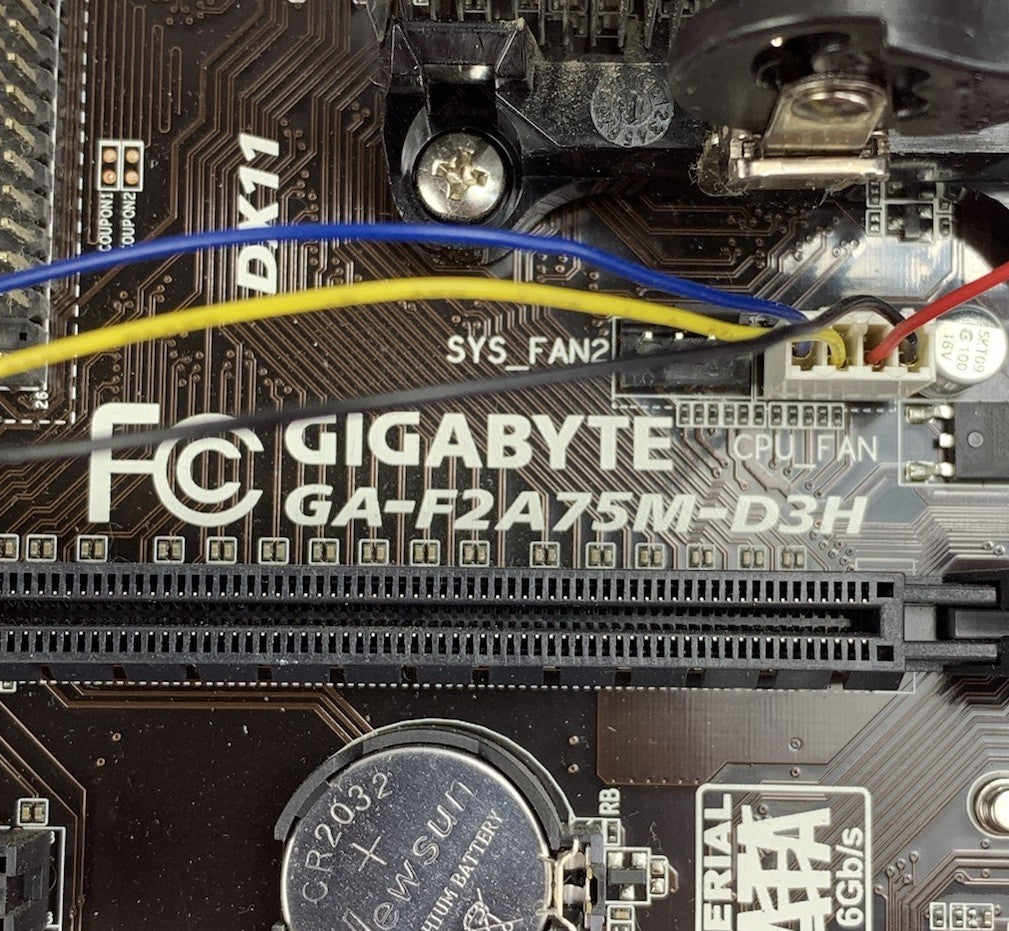 Gigabyte F2A75M-D3H Motherboard AMD A8-5600K 3.6GHz 4GB RAM w/ Shield