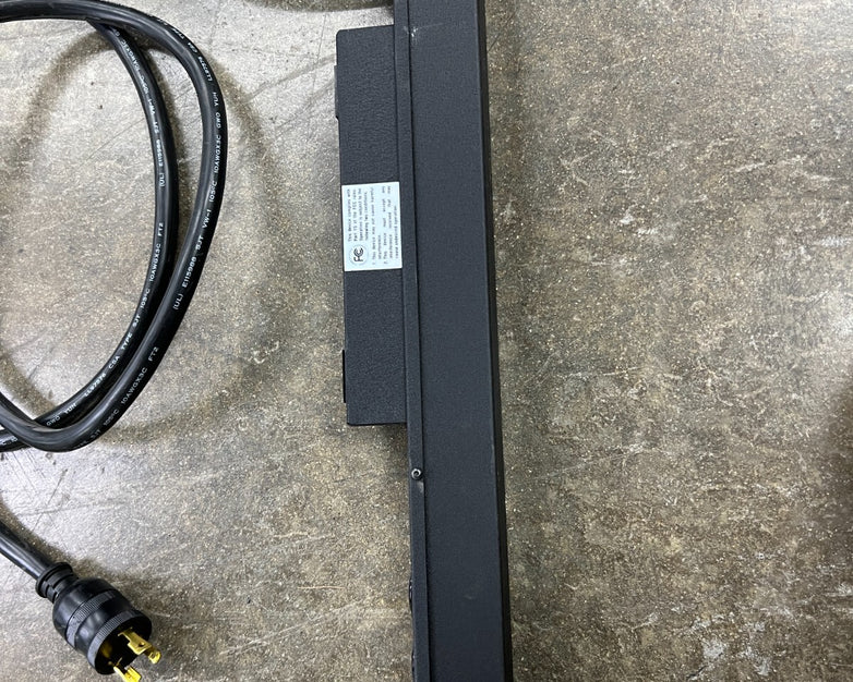 Geist XPBM240-103D20TL5 Smart PDU NEMA 5-20R Plug 30A 120V 24 Outlets