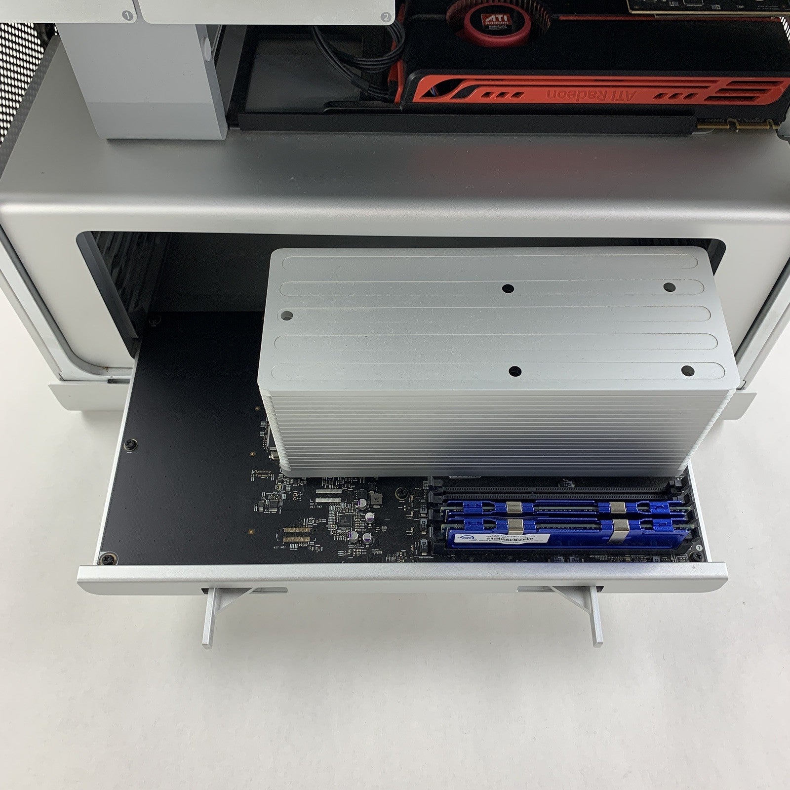 Apple Mac Pro 5,1 2010 Xeon W3565 3.2 GHz 32 GB Ram 7TB Fusion ATI Radeon 5770