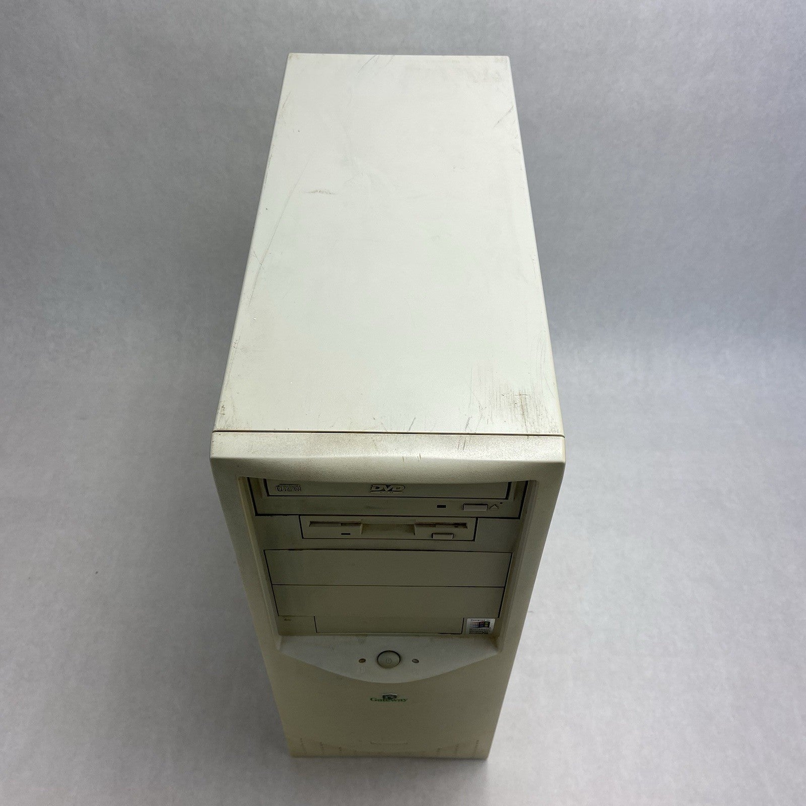 Gateway LP TB3 450 MT Intel Pentium III 450MHz 128MB RAM No HDD No OS2