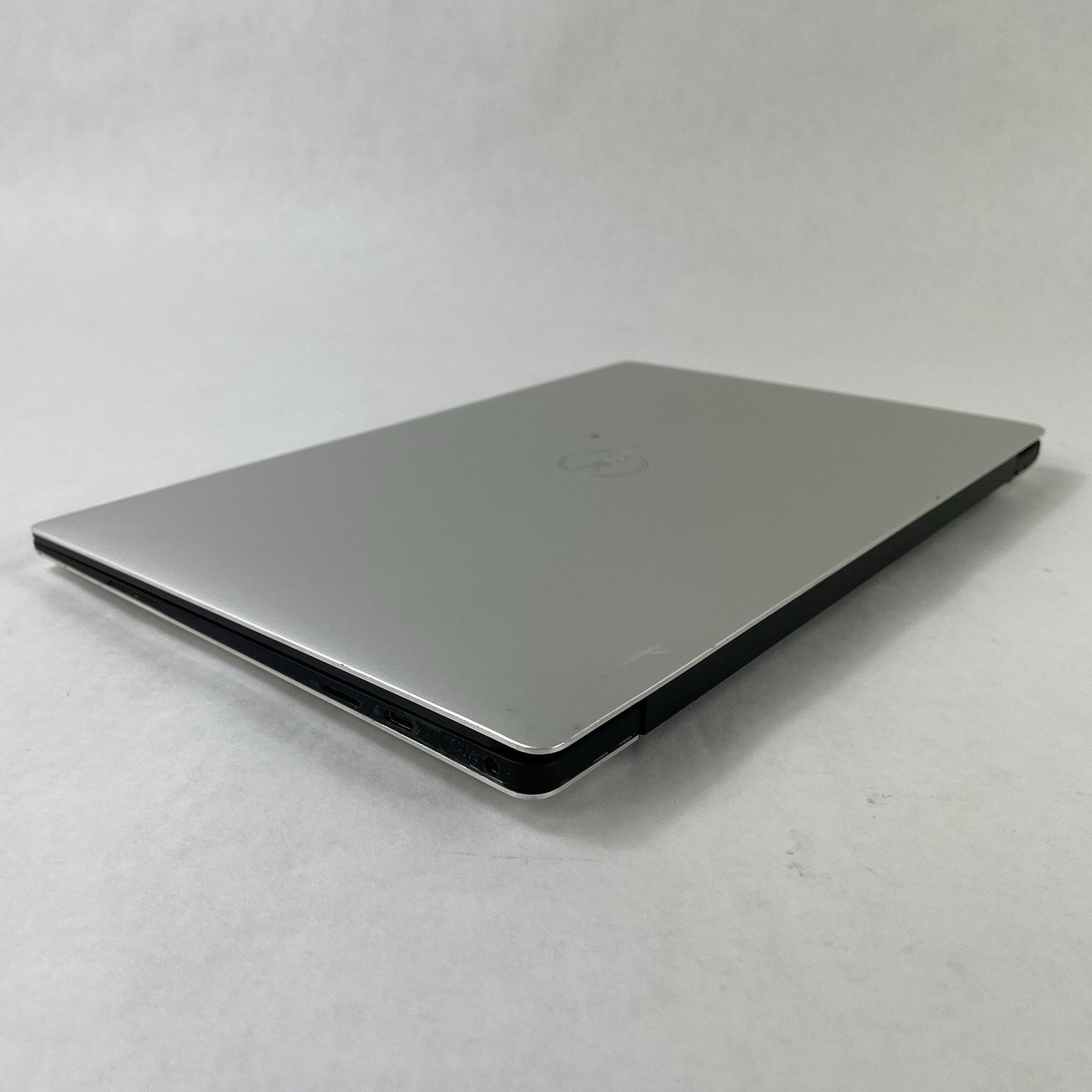 Dell XPS 13 9380 13.3" i7-8565U 1.80GHz 16GB RAM No SSD No OS No Batt Bad Corner11
