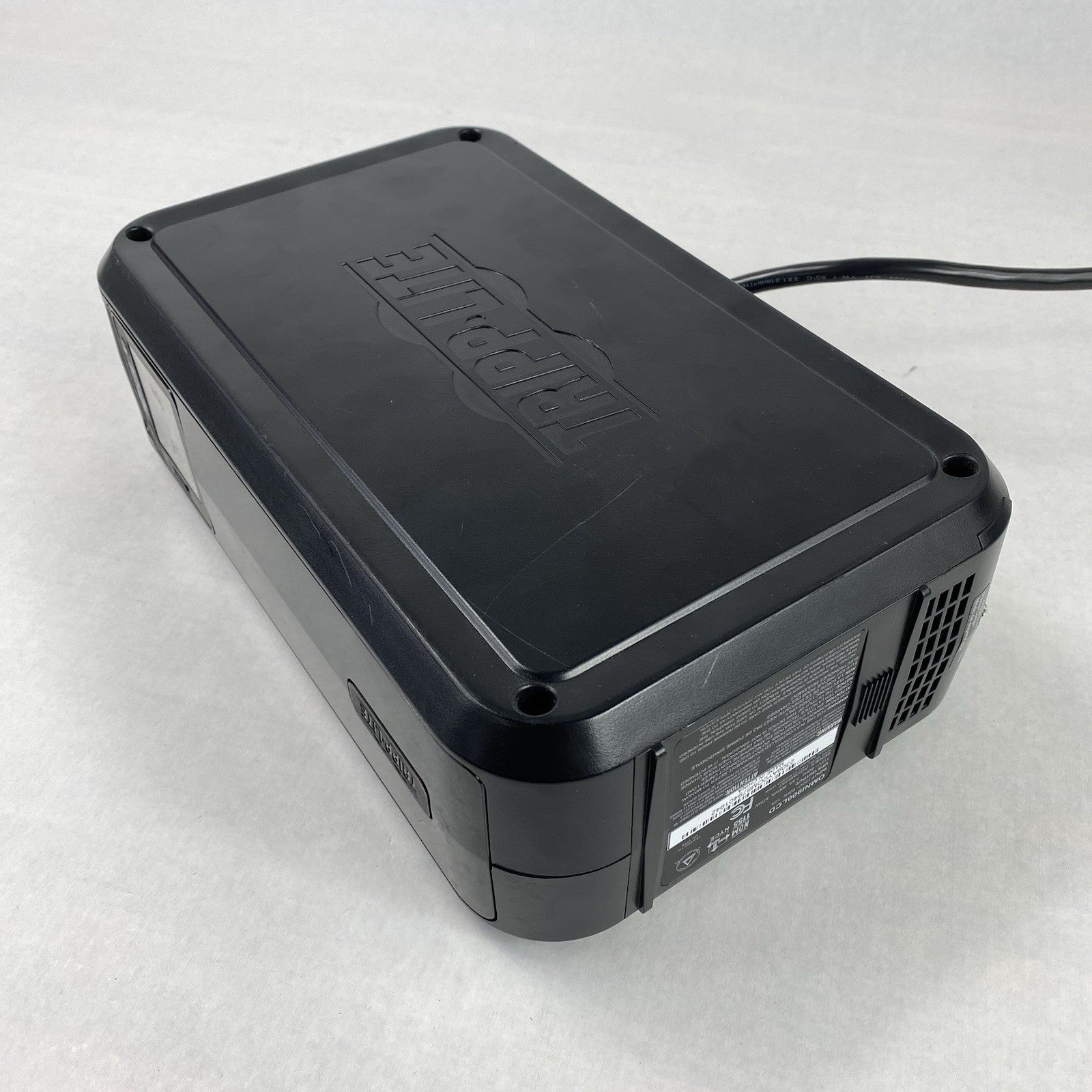 TrippLite OMNI900LCD 475W UPS Battery Backup No Battery Power Tested