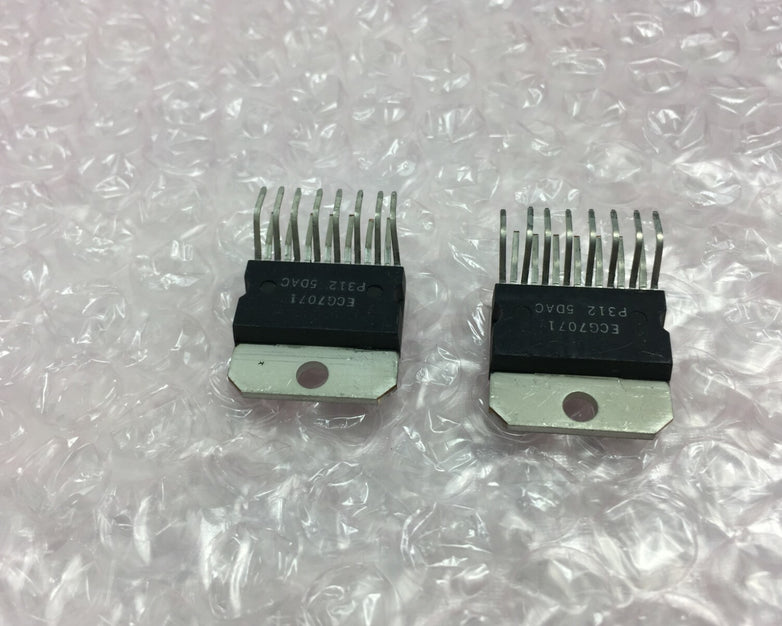 Sylvania ECG7071  Integrated Circuits   Lot of 2  NOS