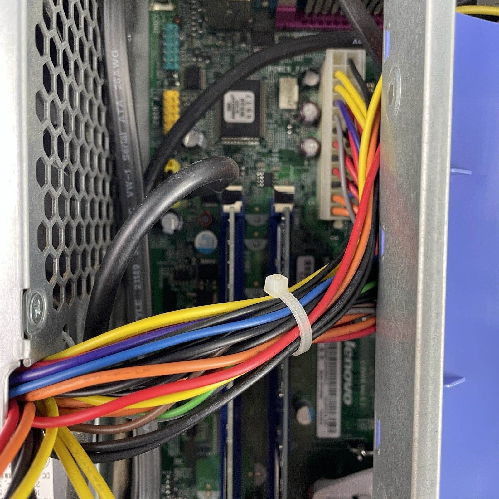 Lenovo ThinkCentre 7269C2U SFF Core 2 Duo E7400 2.80 GHz 3 GB RAM No HDD/OS15