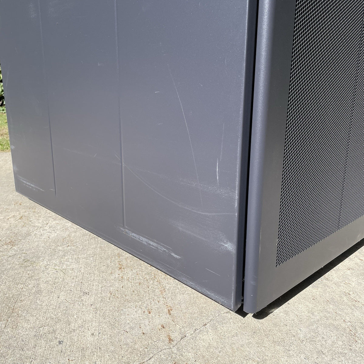 Dell PowerEdge 4210 42U Server Rack Cabinet 0GJ575 w/Sides & PDUs- No Back Panel6