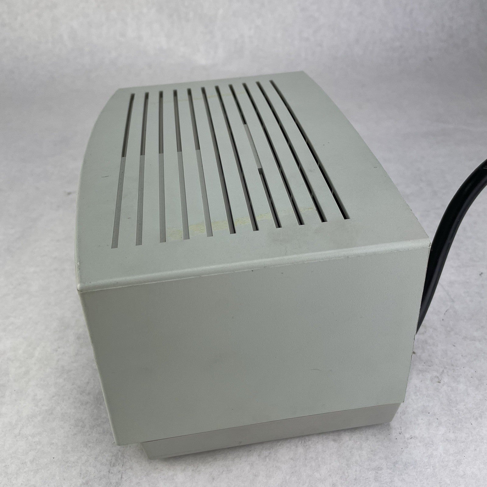 APC Automatic Voltage Regulator LE1200 Line-R 1200VA Parts Or Repair