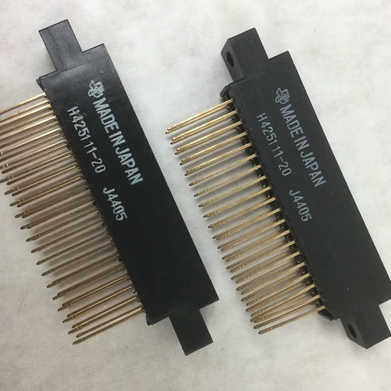 Texas H425111-20 Connector Receptacle, (Lot of 2) NEW