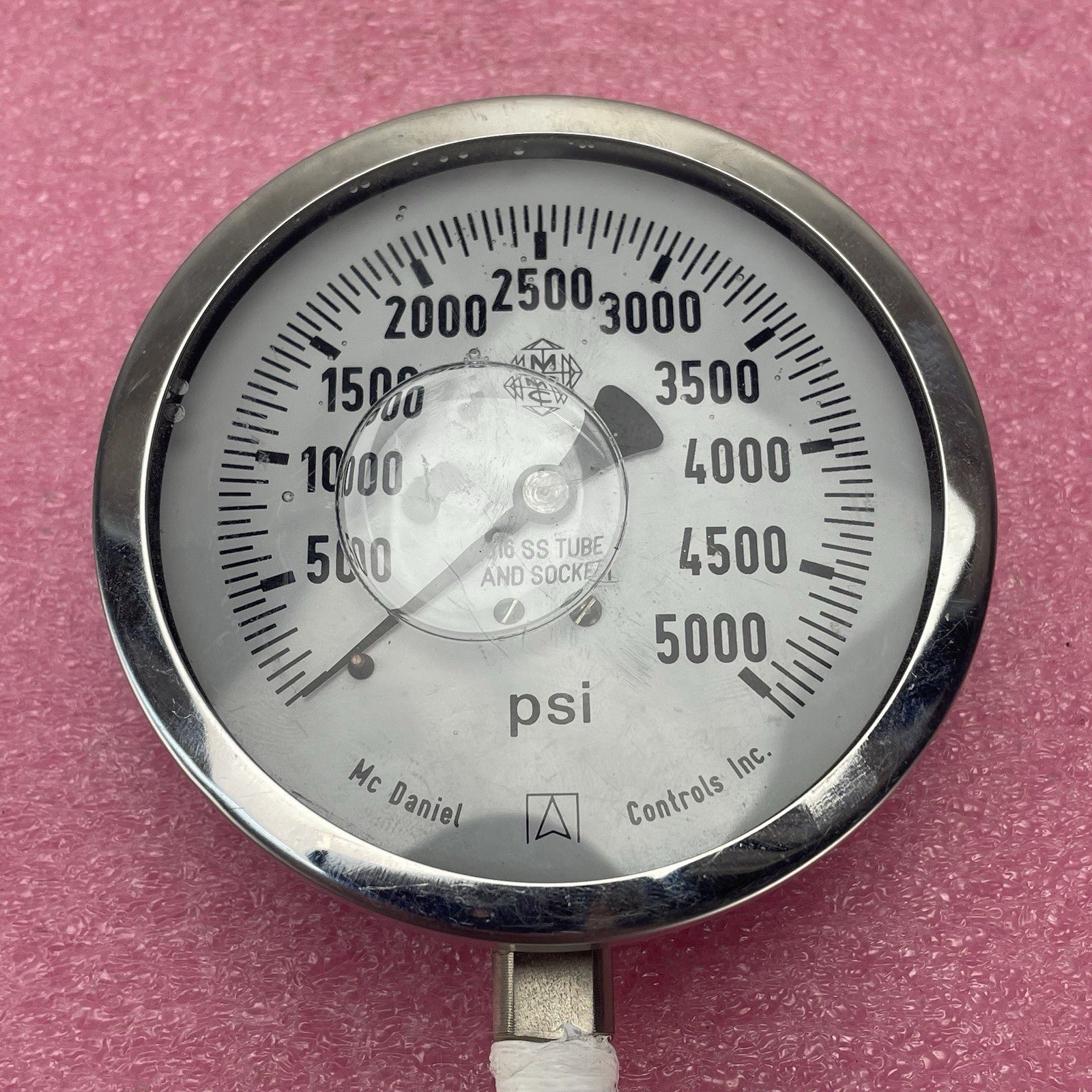 McDaniel Controls  Gauge 0-5000PSI 4 IN Face2