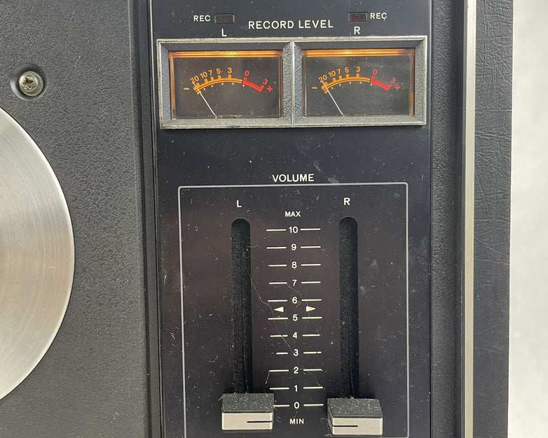 Sony TC-270  Reel to Reel Tape Recorder Deck  Powers On