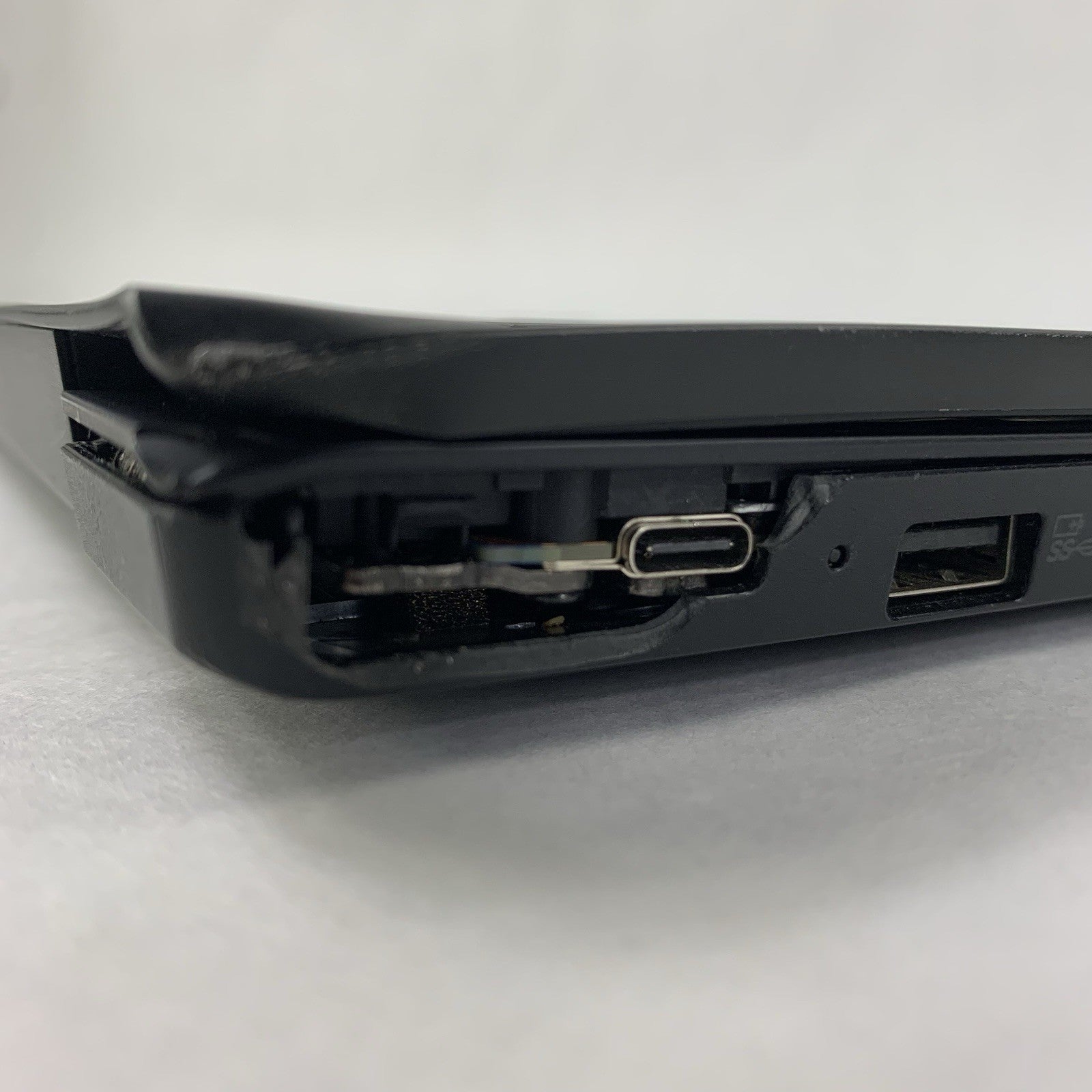 Lenovo ThinkPad E15 Gen 2 15.6" i5-1135G7 2.40 GHz 16 GB RAM No OS/SSD/AC19