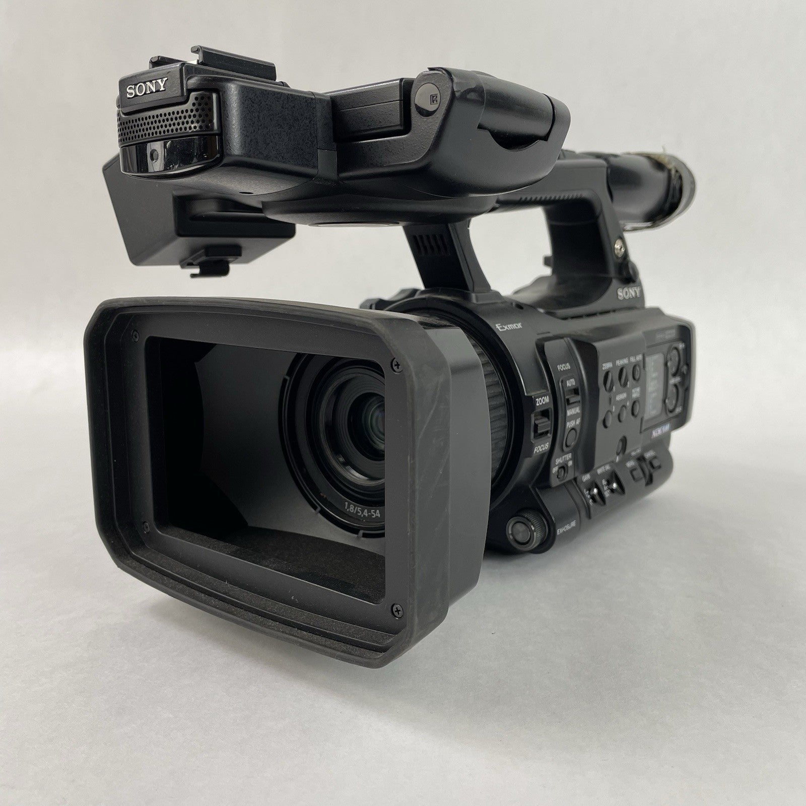 Sony PMW-100 XDCAM HD422 Handheld Camcorder No Battery/AC- Untested Parts/Repair0