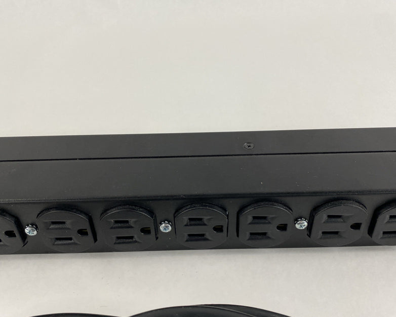 APC AP9562 Basic Rack PDU w/ Rack Ears