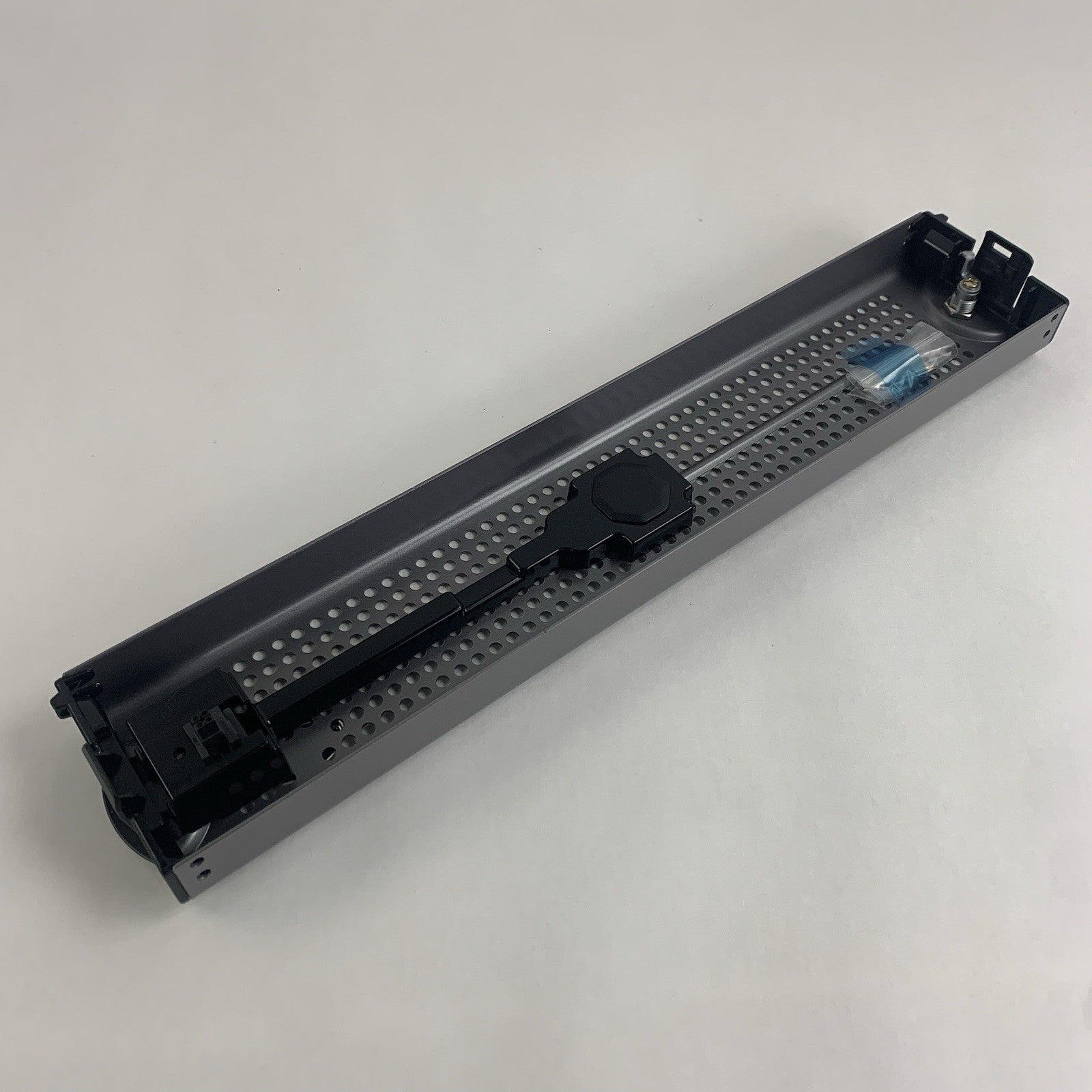 Dell P/N 6G401 0H005 Poweredge 2650 Lockable Front Cover Faceplate Bezel w/ Key5