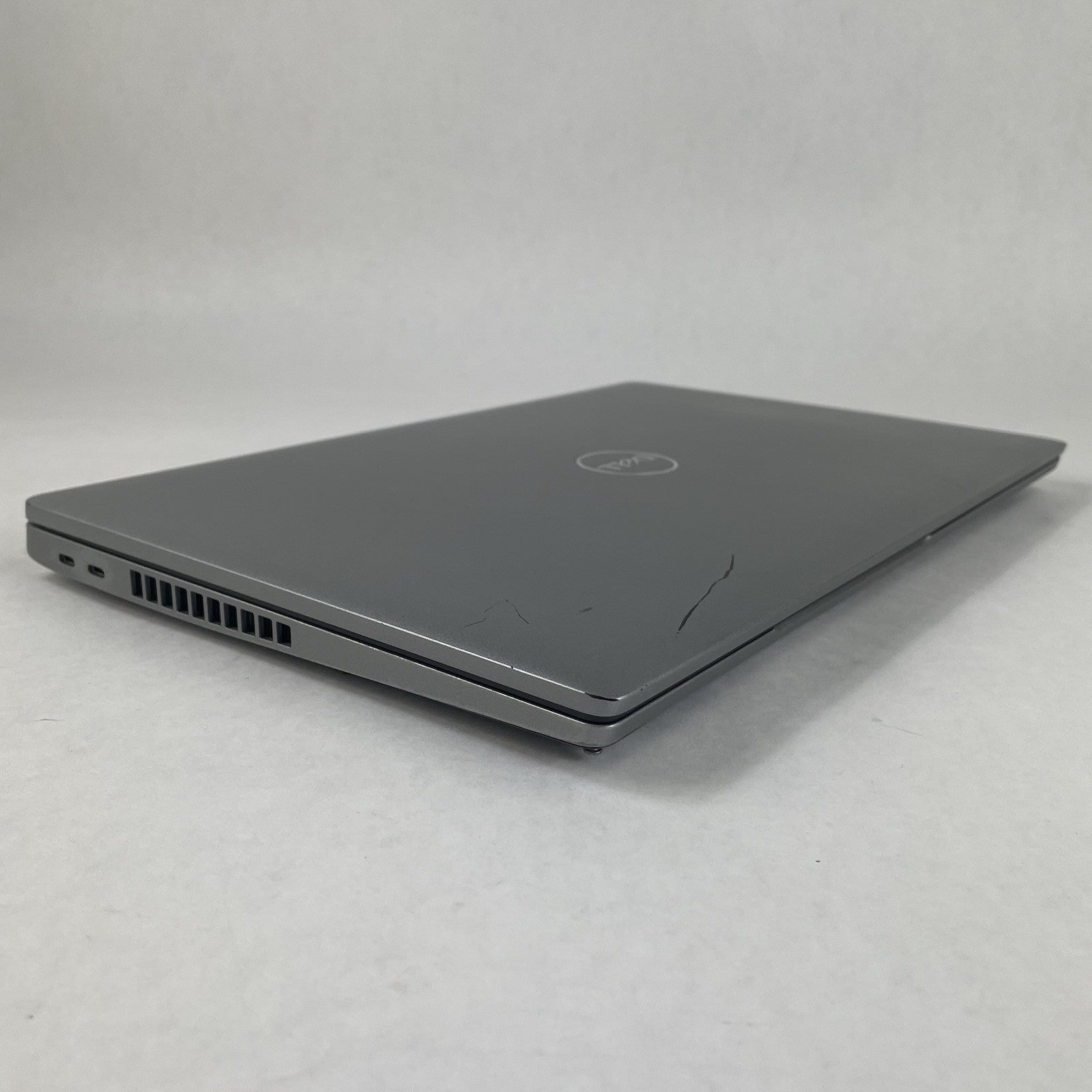 Dell Latitude 5530 15.6" i5-1235U 3.96GHz 8GB RAM No SSD/OS/AC - Scratched Paint11