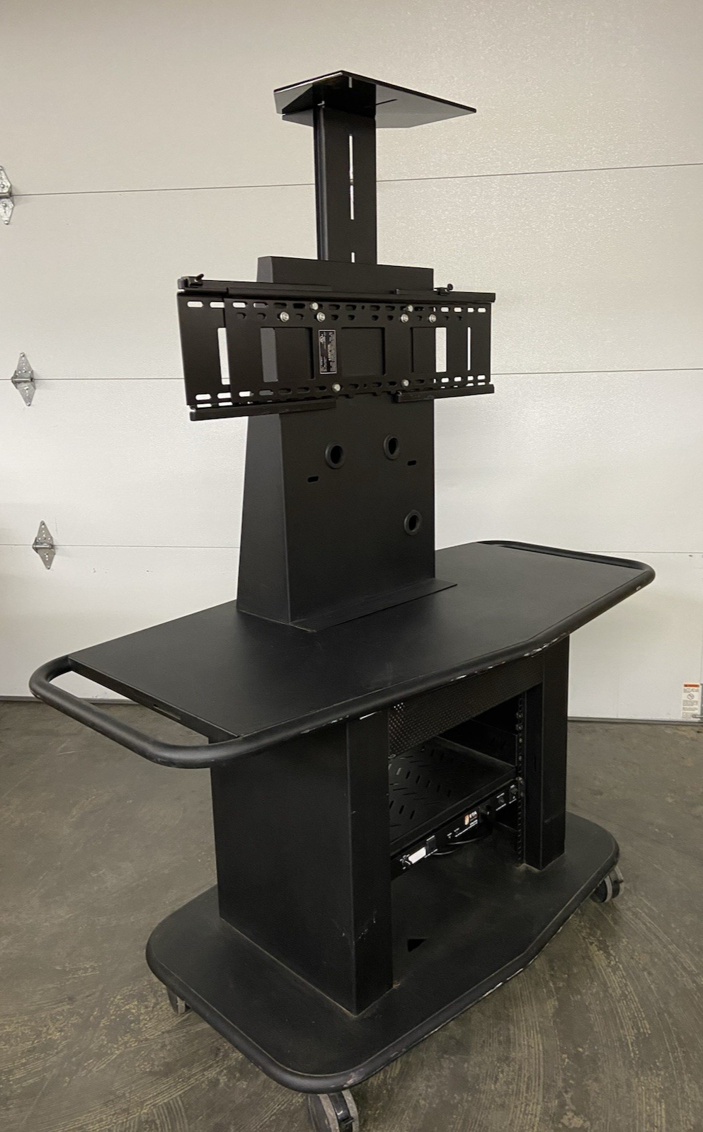 Avtech GM-350S Conferencing Cart W/Rackmount ETA Systems ETAS15L 15A Power Unit