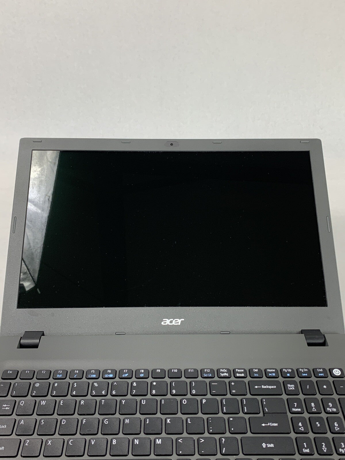 Acer Aspire E5-573 15.6"  i3-5005U 2 GHz 6 GB Ram No OS No HDD No Batt No AC
