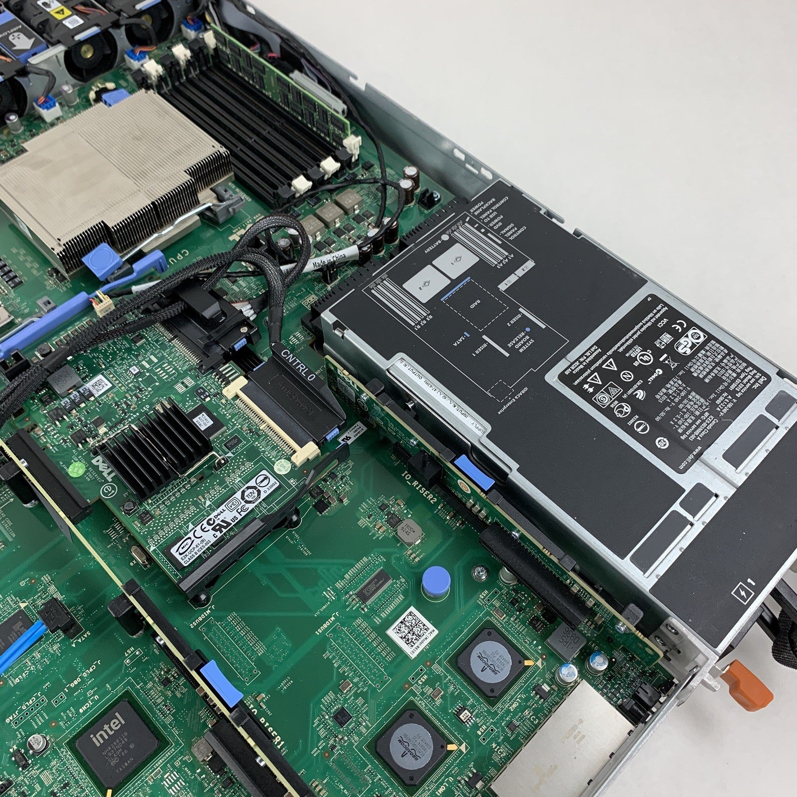 Dell PowerEdge R610 Server 1x Xeon E5520 2.27 GHz 16 GB RAM No HDD No OS