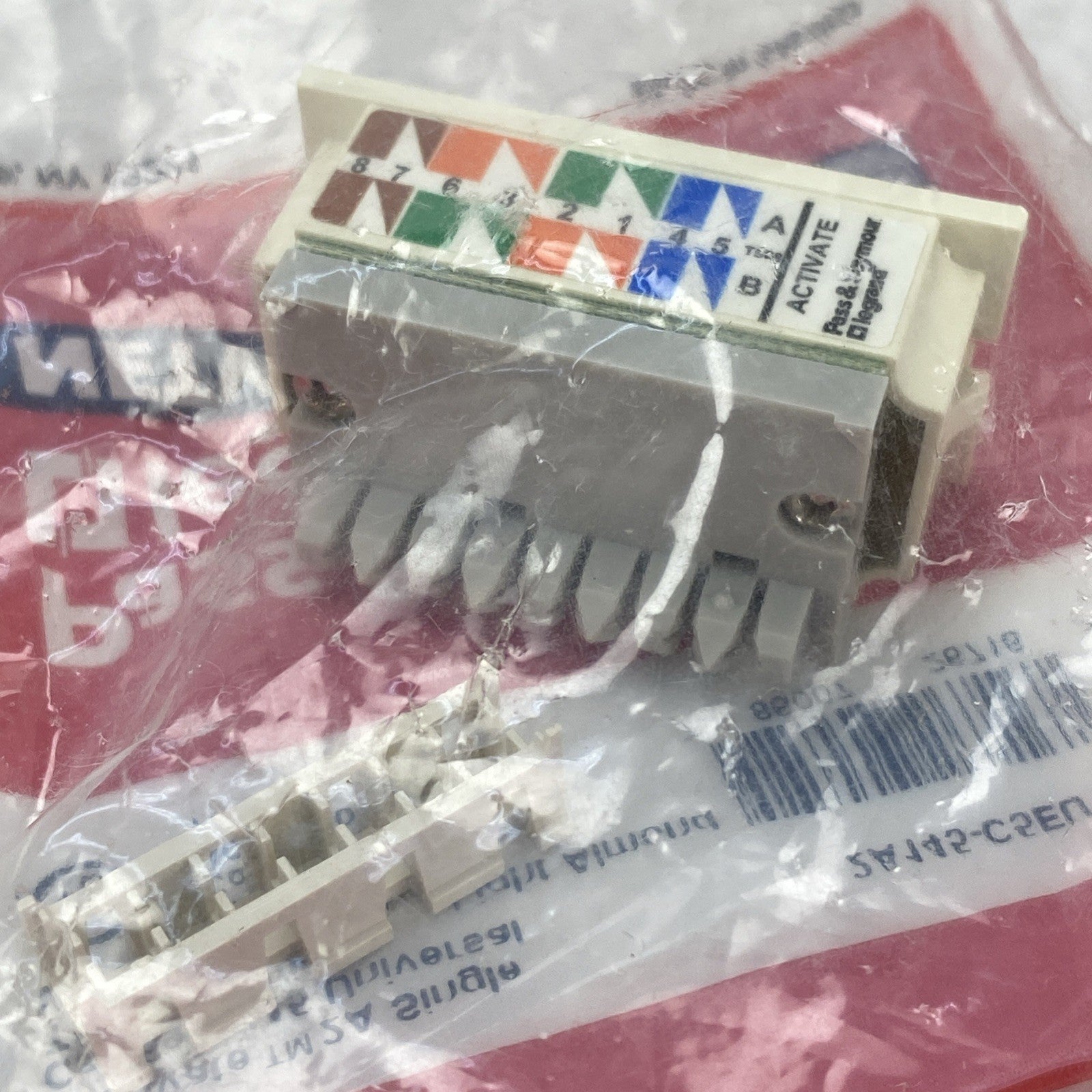 Pass & Seymour 2A145-C5EU Activate 2A Single Cat 5e RJ45 Wiremold Ivory - Lot 157
