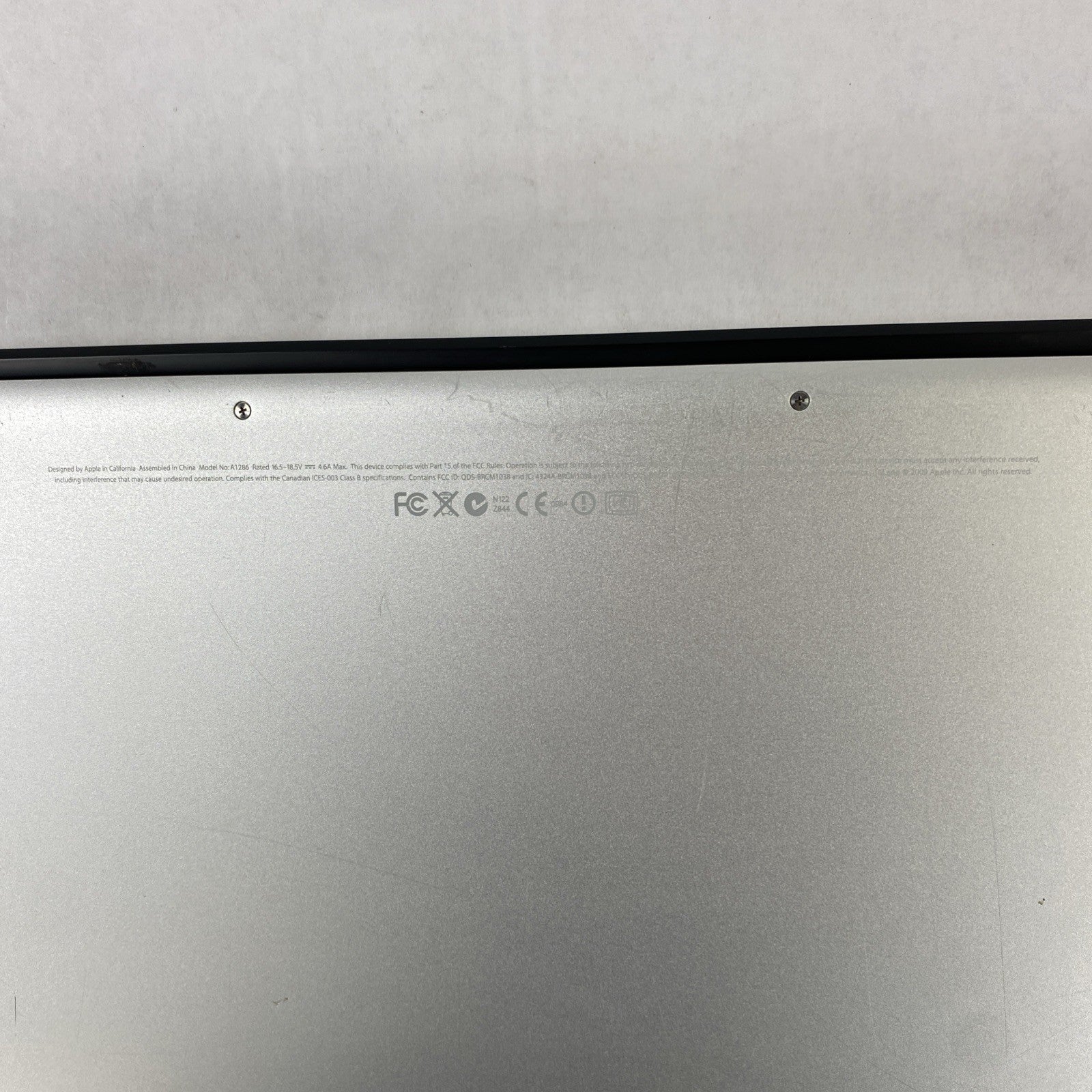Apple MacBook Pro A1286 2009 15" Core 2 Duo 4GB RAM 320GB HDD - Service Battery16
