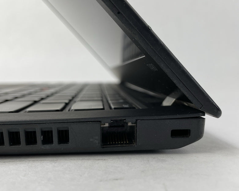 Lenovo ThinkPad T490 14" i5-8365U 1.60 GHz 8 GB RAM No SSD/OS/AC