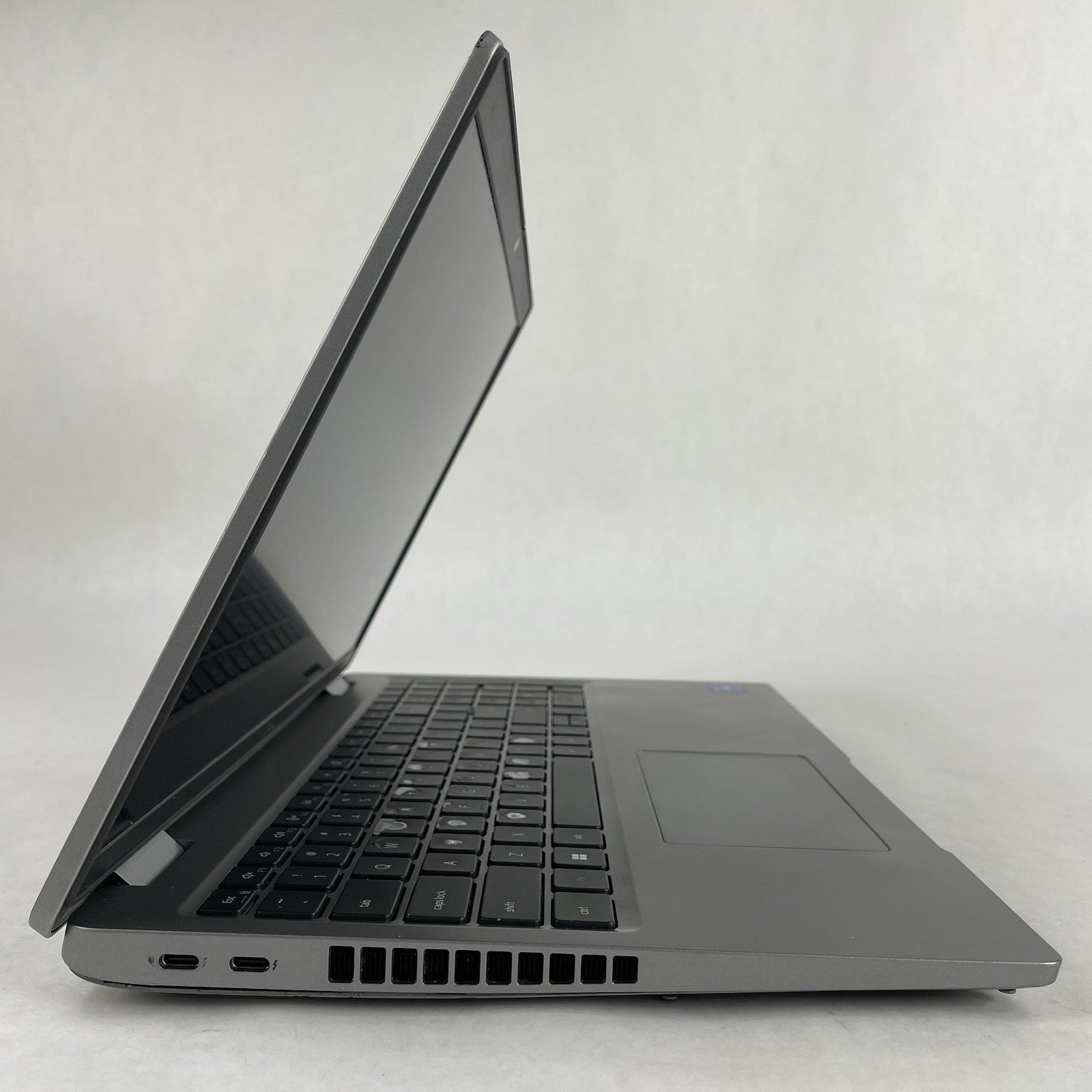 Dell Latitude 5520 15.6" i5-1135G7 2.40 GHz 8 GB RAM No SSD/OS/AC - Worn Keys7