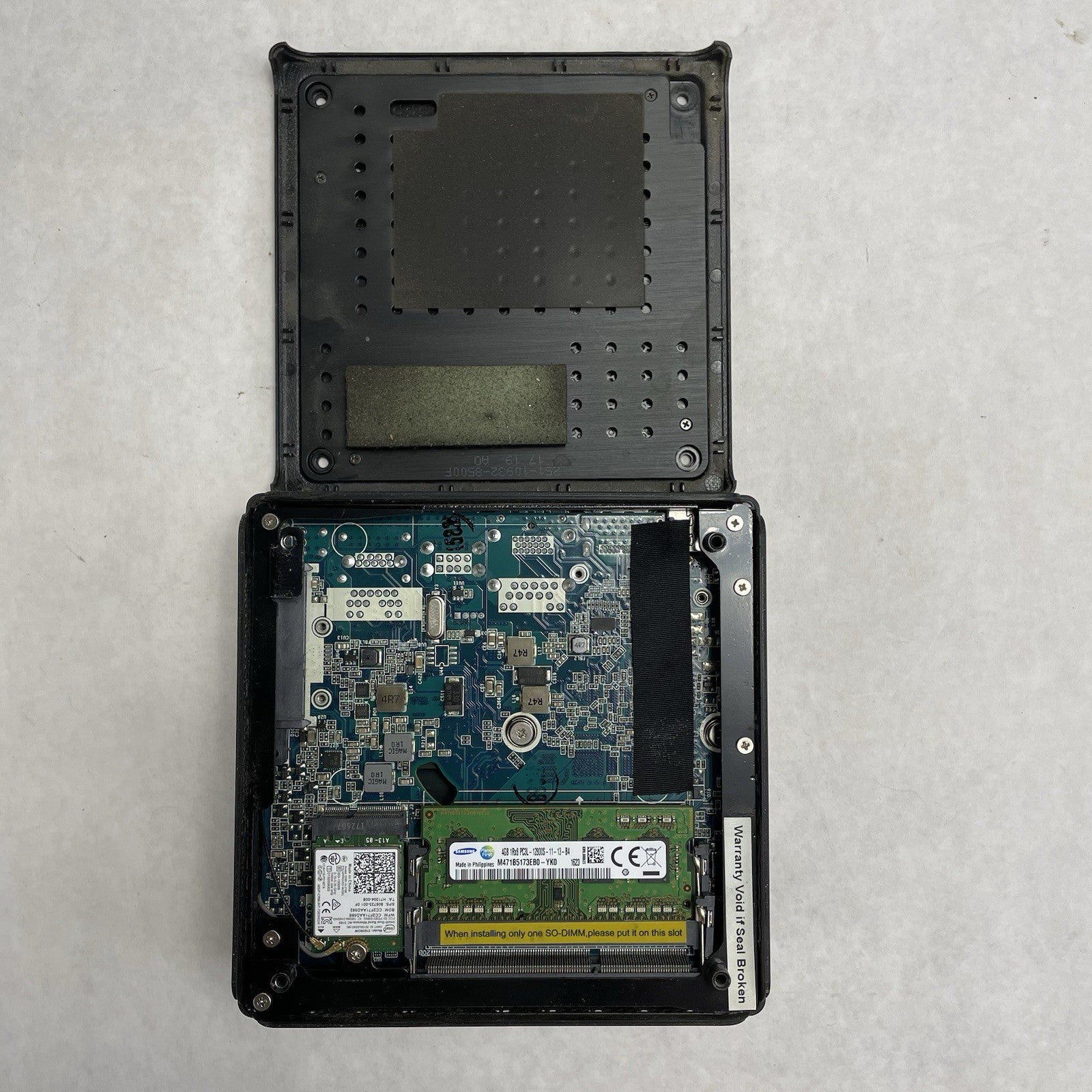 ZOTAC ZBox C1325 Nano Micro Celeron N3160 1.60 GHz 4 GB RAM No SSD No OS