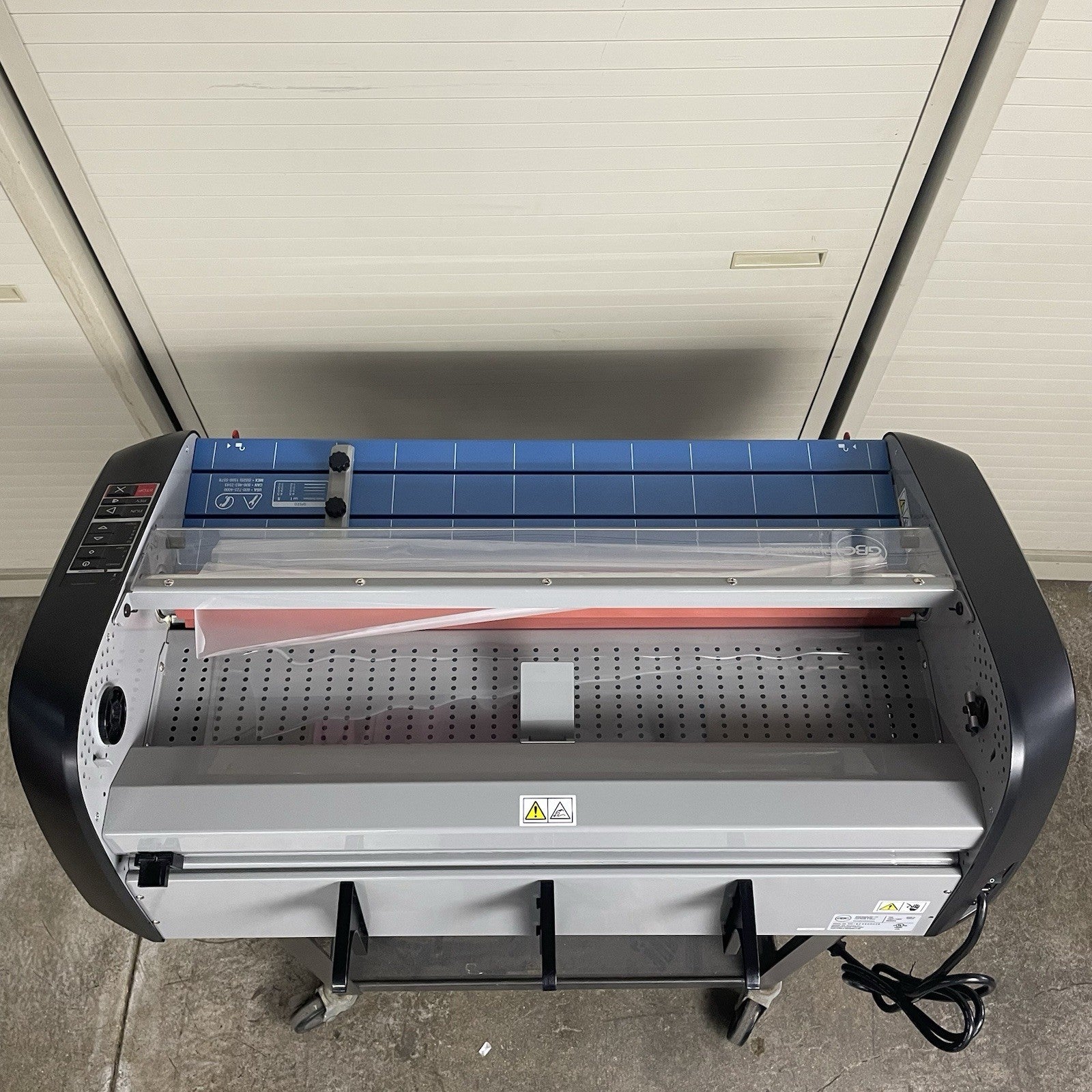GBC Pinnacle 27 EZLoad Thermal Roll Laminator, 27" Maximum Width, 8-10