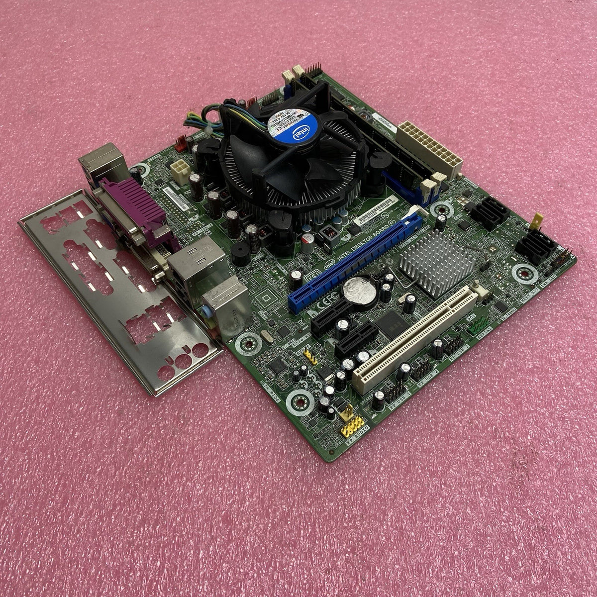 Intel DH61CR Motherboard Intel Pentium G840 2.8GHz 4GB RAM w/IO Shield0
