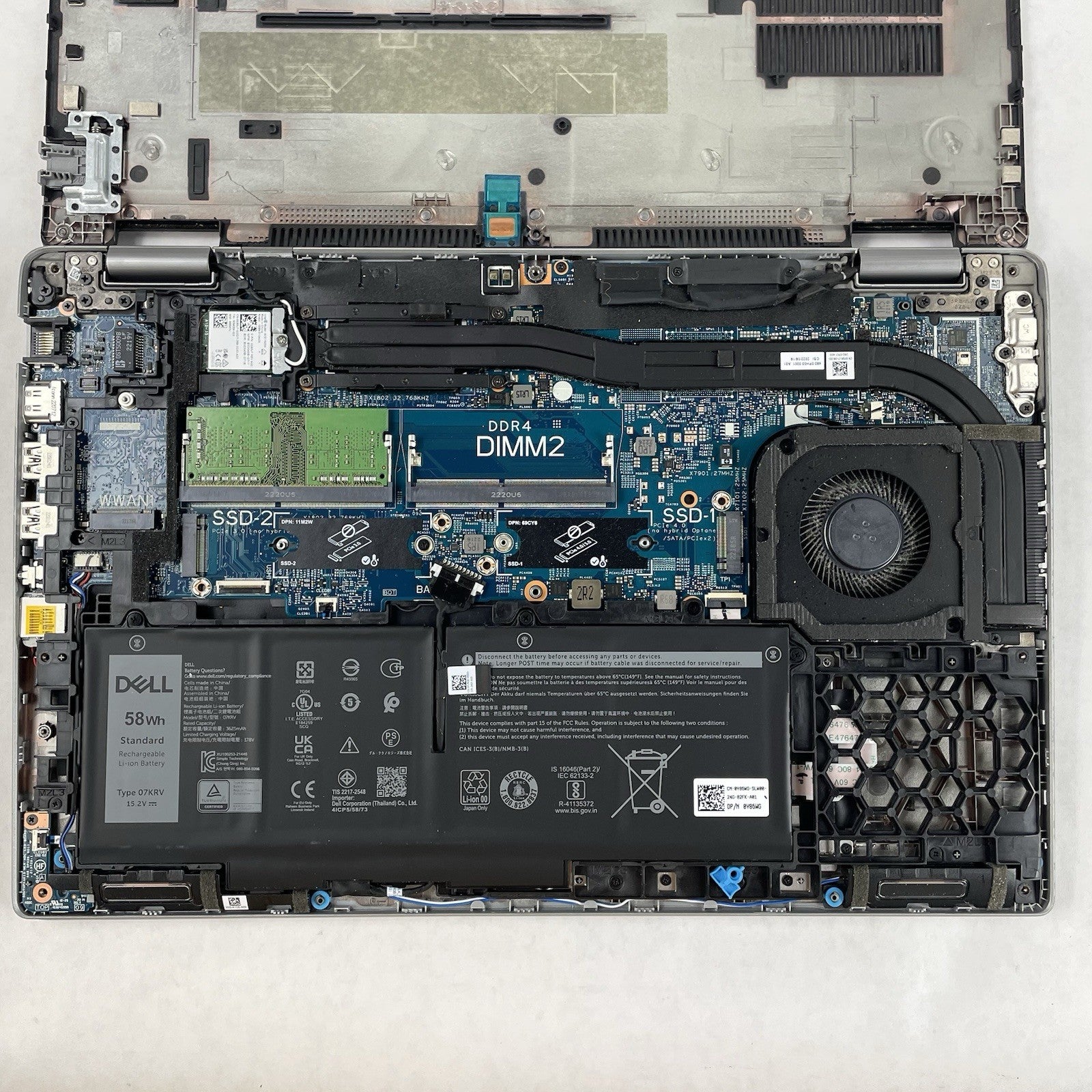 Dell Latitude 5530 15.6" i5-1235U 3.96GHz 8GB RAM No SSD/OS/AC - Scratched Paint16