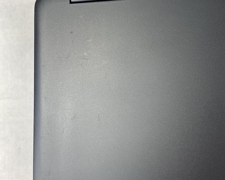 Dell Latitude 5590 Core i5-7300U 2.60 GHz 8 GB RAM 15.6" No Battery No HDD No OS