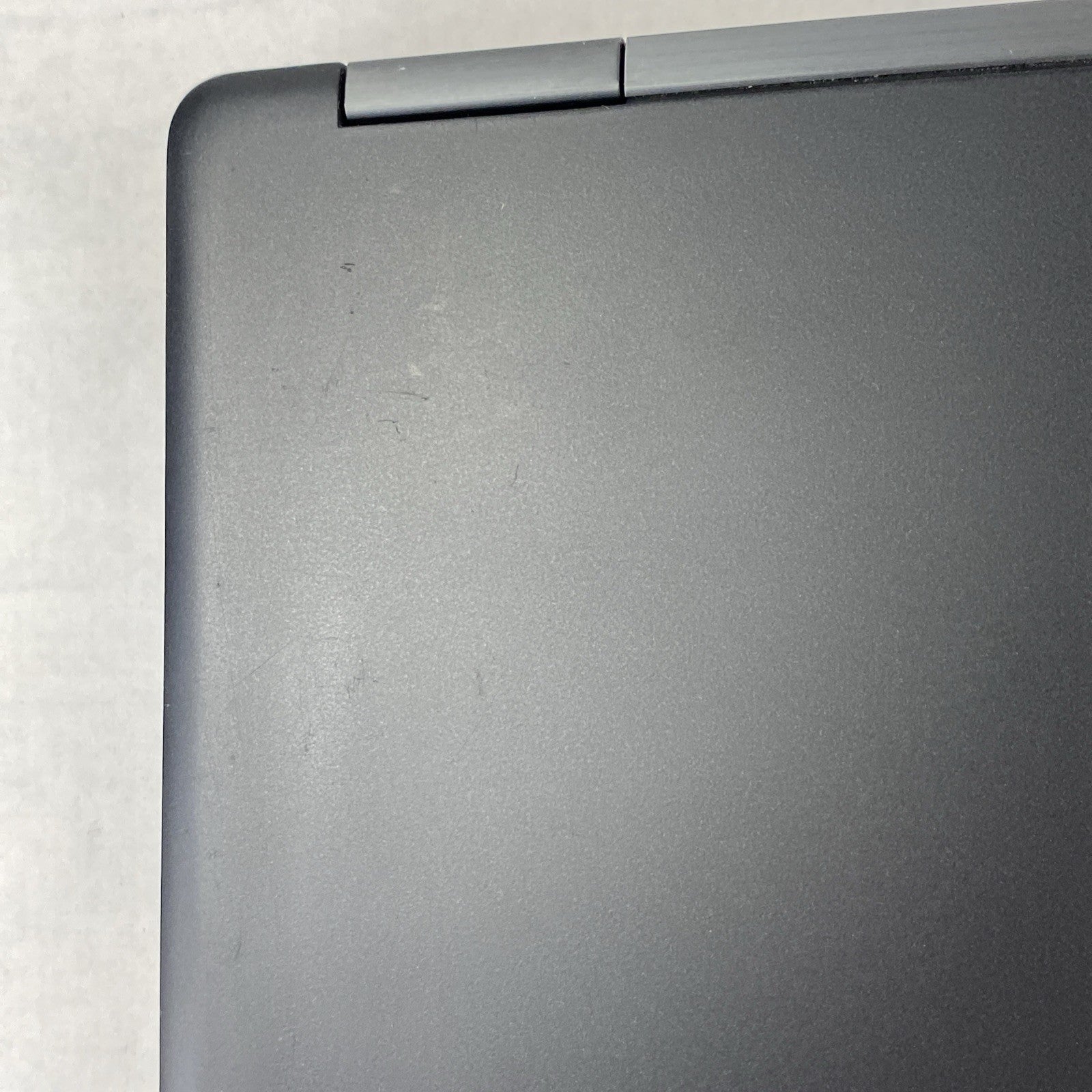 Dell Latitude 5590 Core i5-7300U 2.60 GHz 8 GB RAM 15.6" No Battery No HDD No OS