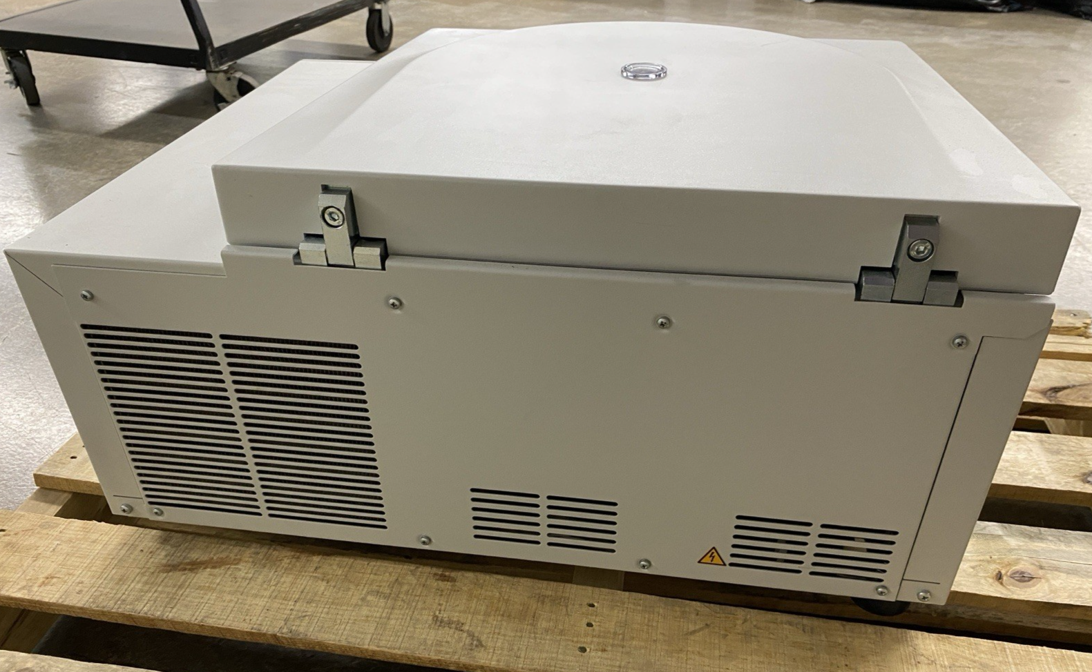 Eppendorf 5810R Refrigerated Centrifuge w/ A-4-62 Rotor