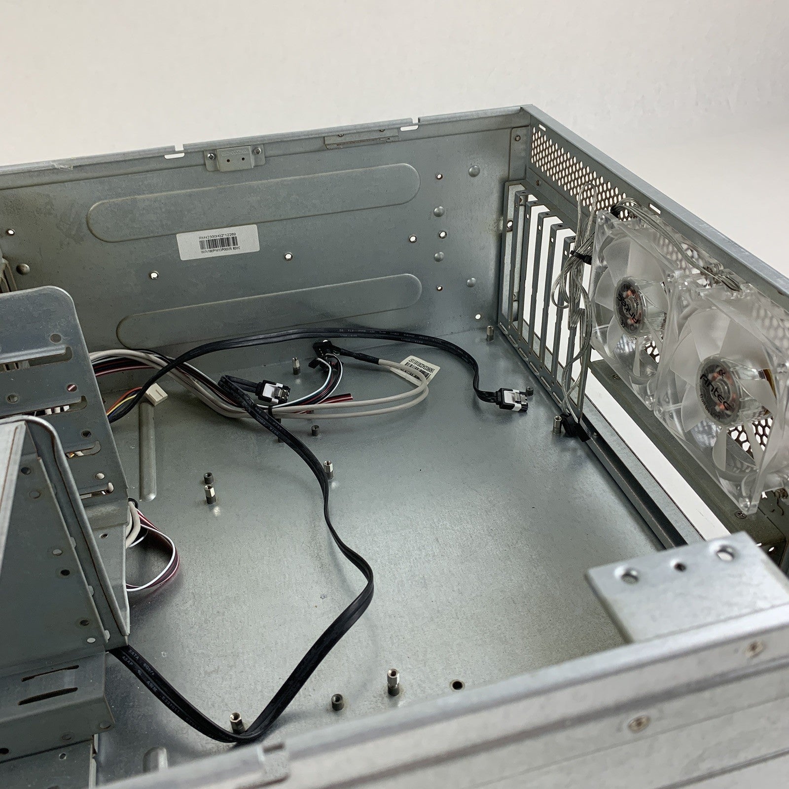 Chenbro RM42300H02 12269 4U Rackmount Industrial Server Chassis No Key Unlocked