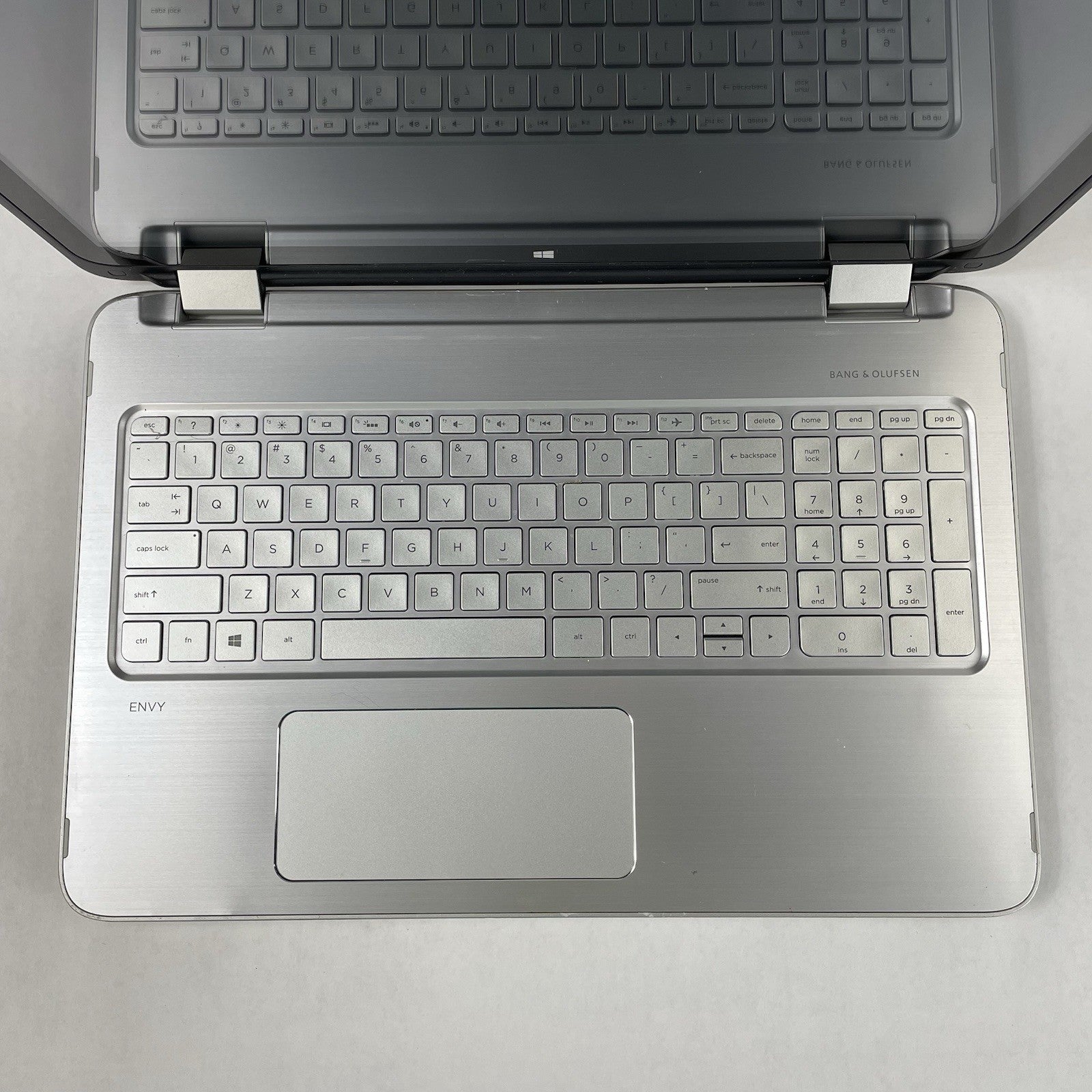 HP ENVY 15-u473cl 15.6" i5-6200U 2.30 GHz 12 GB RAM No SSD/OS/AC2