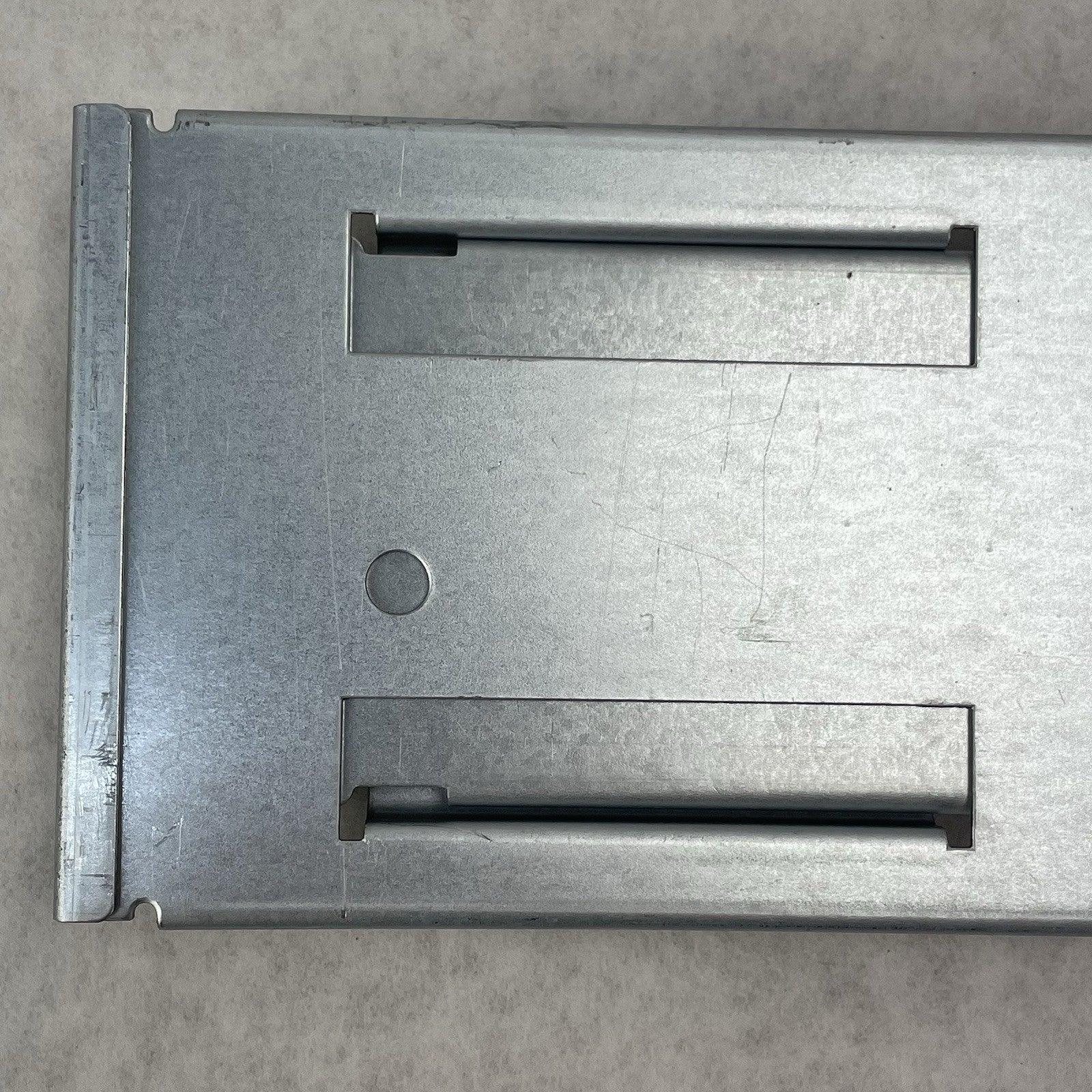 EMC 042-008-326 VNXE3200 Rack Mount Rail7