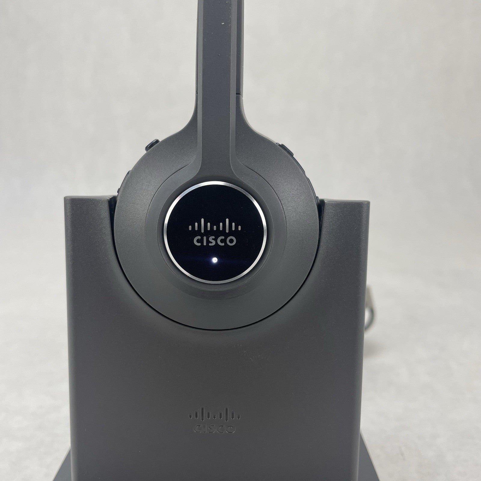 Cisco 562 CP-HS-WL-562-S-US V09 Wireless Dual Headset w/Standard Base Station1