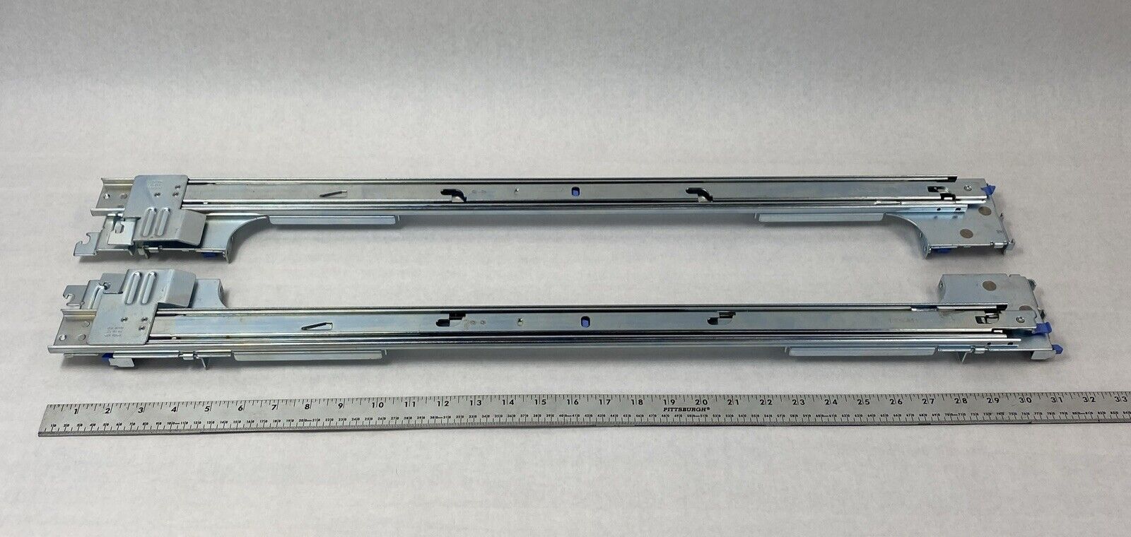 Dell UN443 GM761 WC369 RP267 Left and Right 2U PowerEdge Server Rapid Rail Set