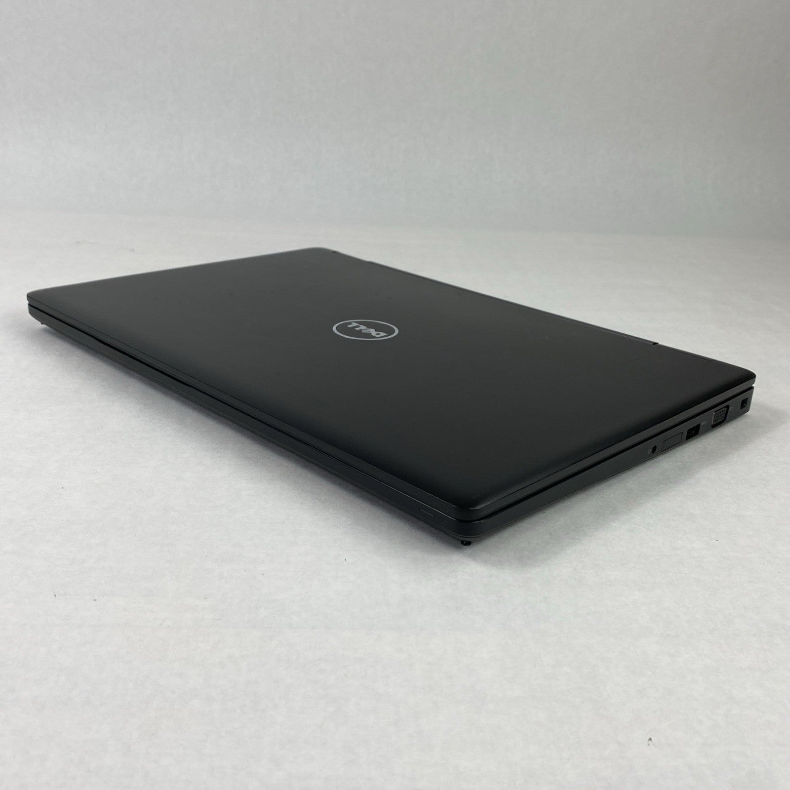 Dell Latitude 5580 Core i5-7300U 2.60 GHz 8 GB RAM 15.6" No Battery No HDD No OS